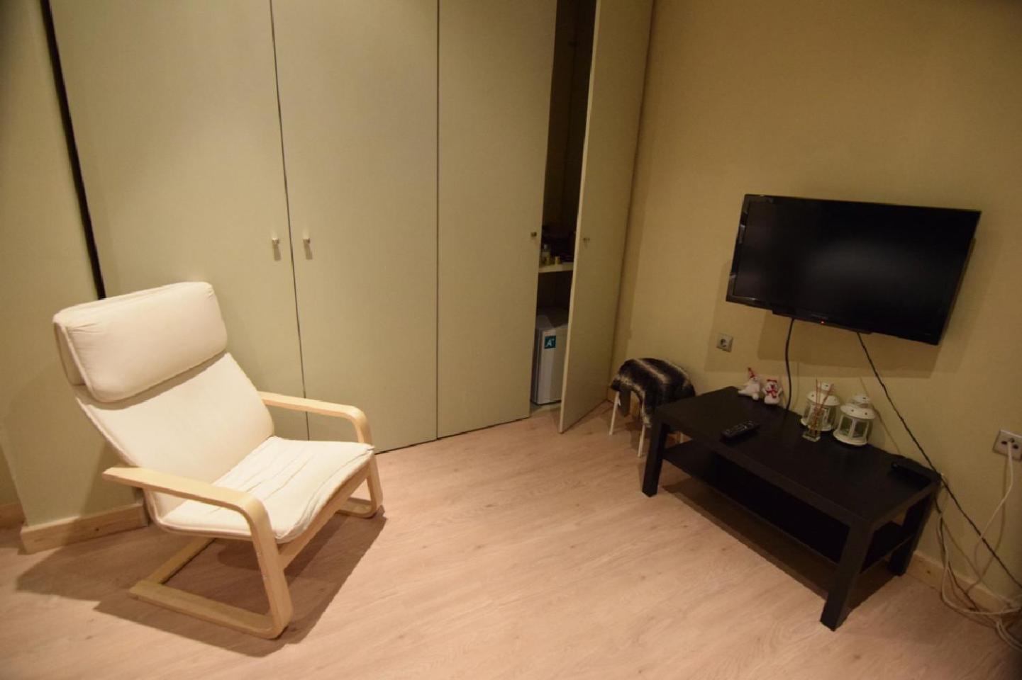 Studio Apartment - Photo 45