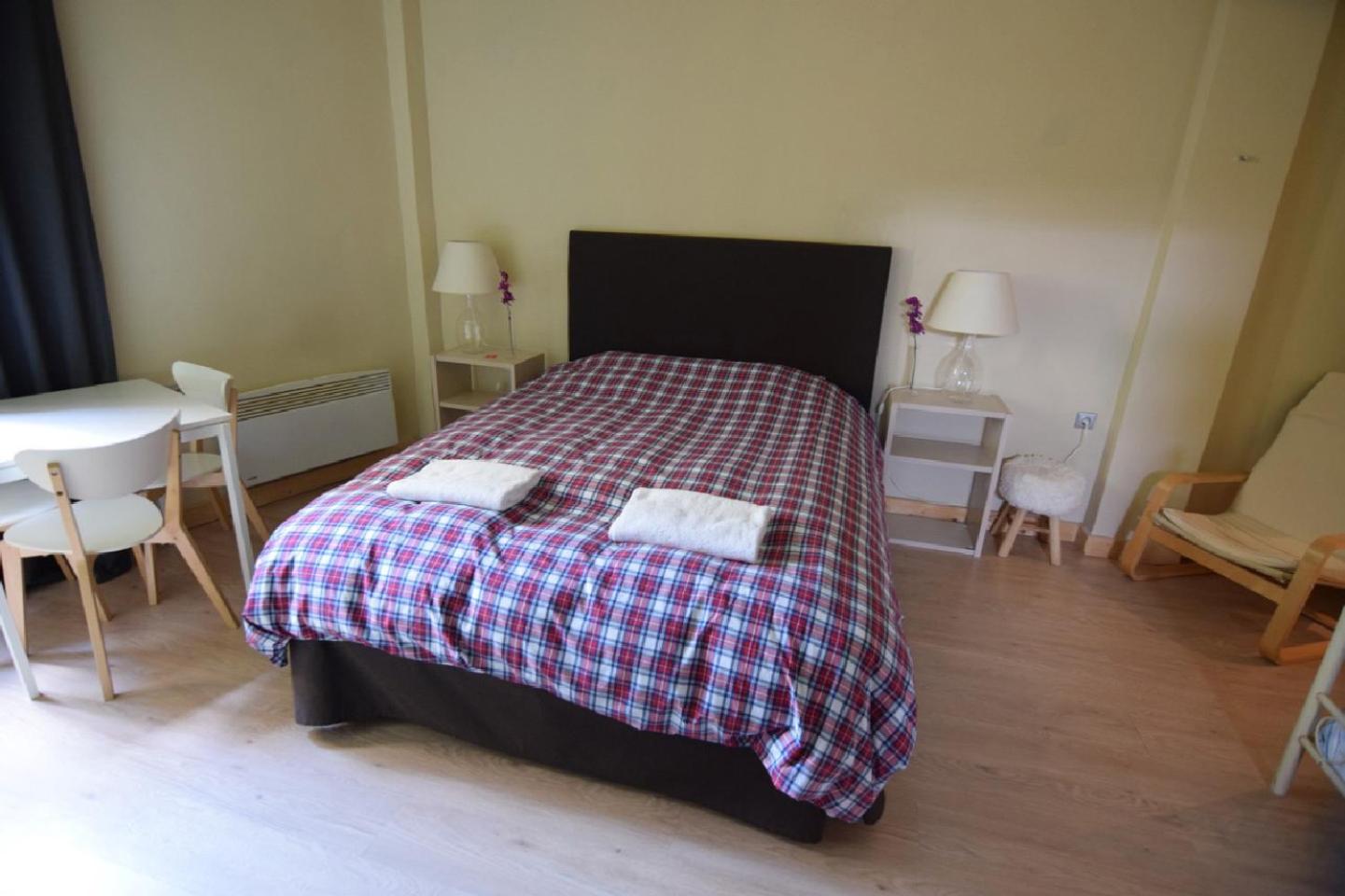Studio Apartment - Photo 25
