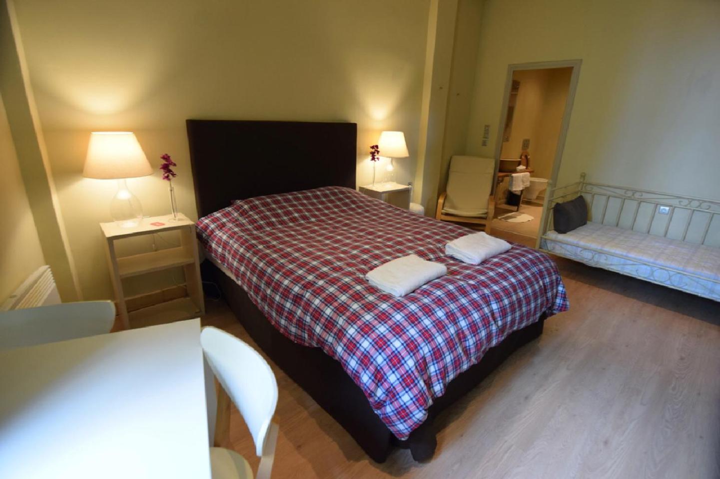 Studio Apartment - Photo 43