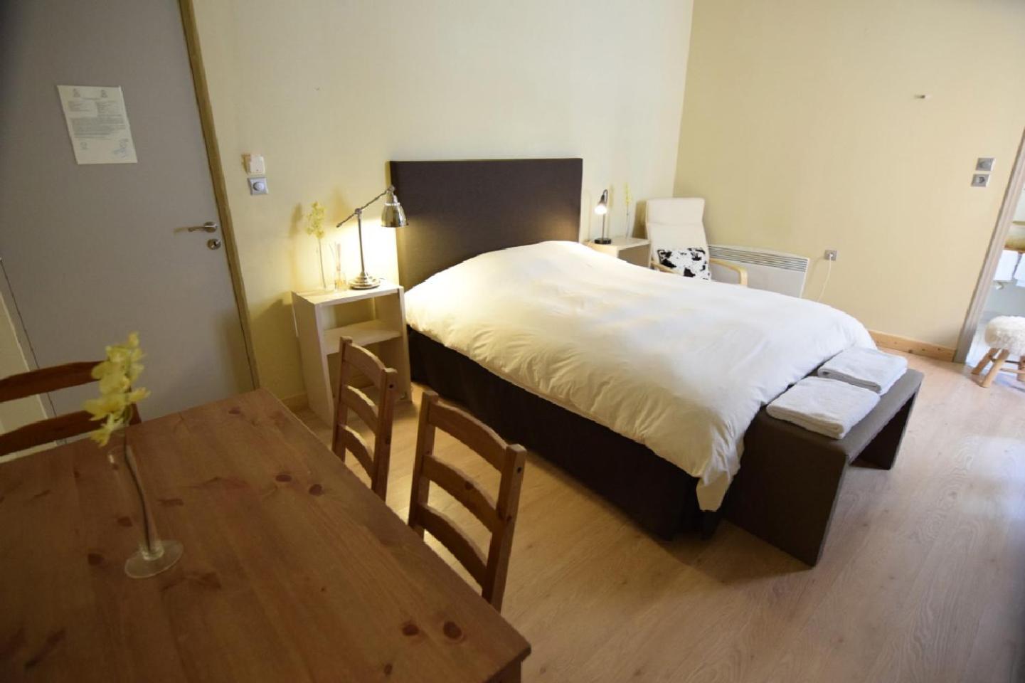 Studio Apartment - Photo 18