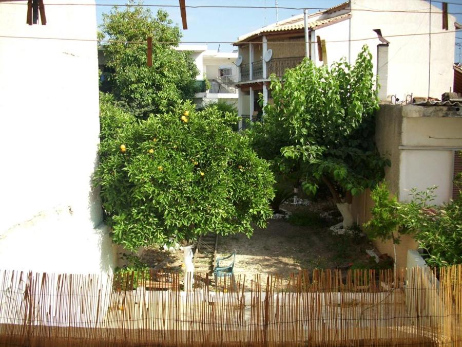One-Bedroom House photo 1