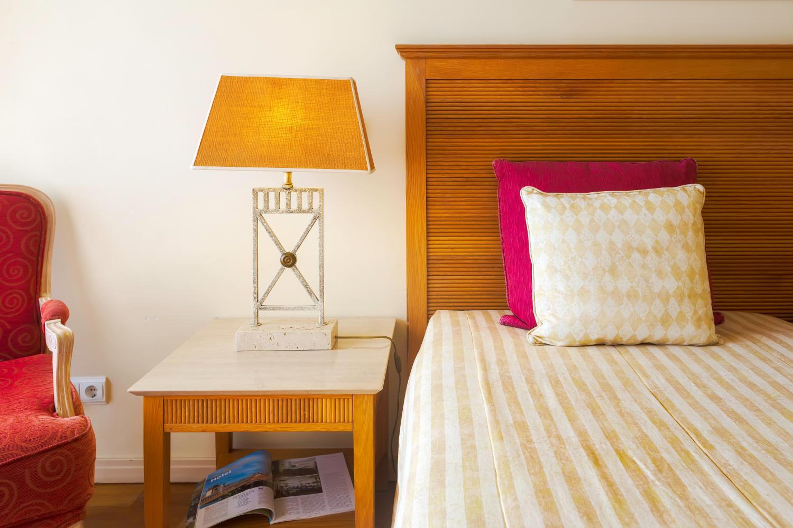 Double Room with Sea View - Photo 4