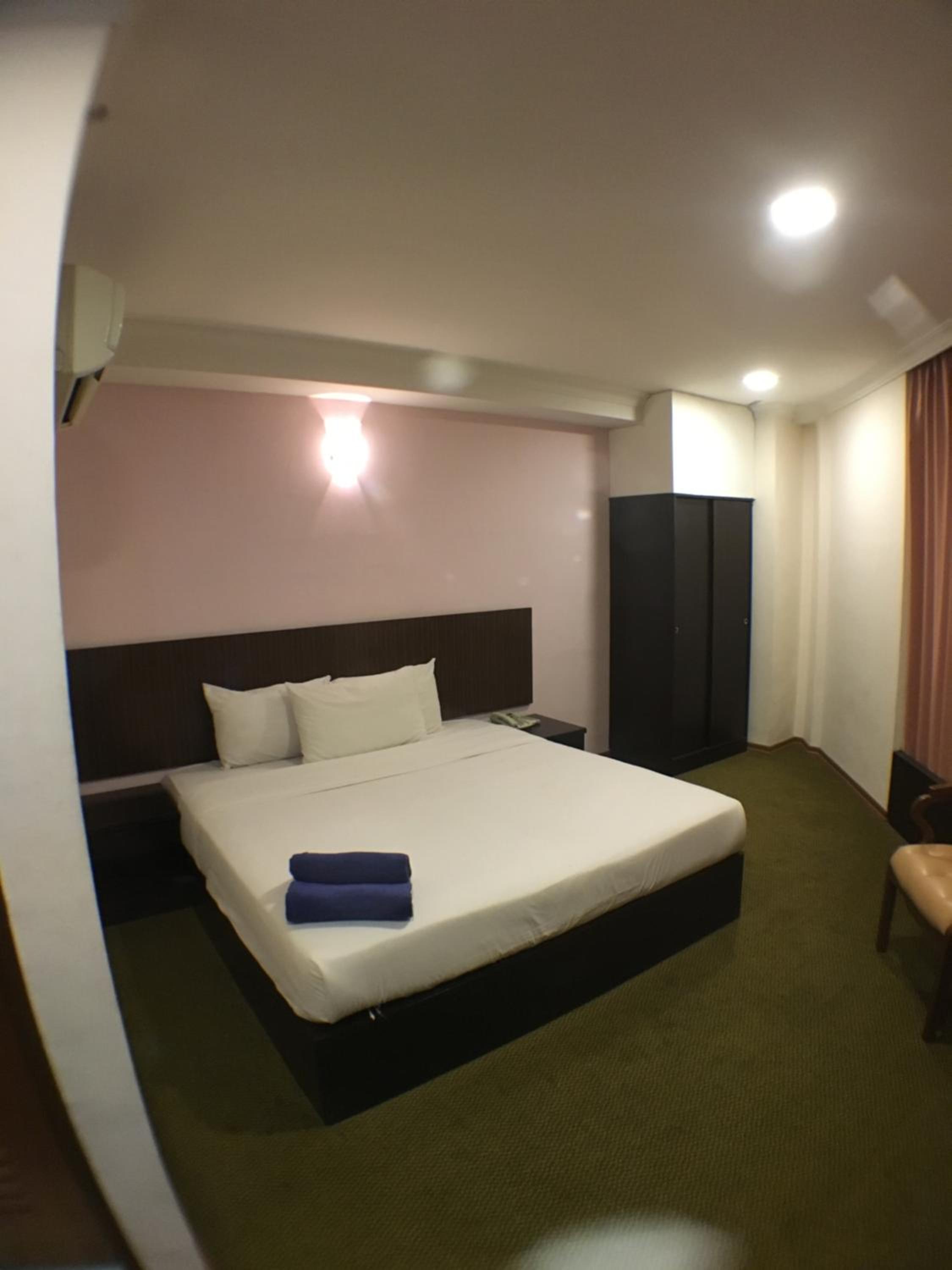 Superior King Suite