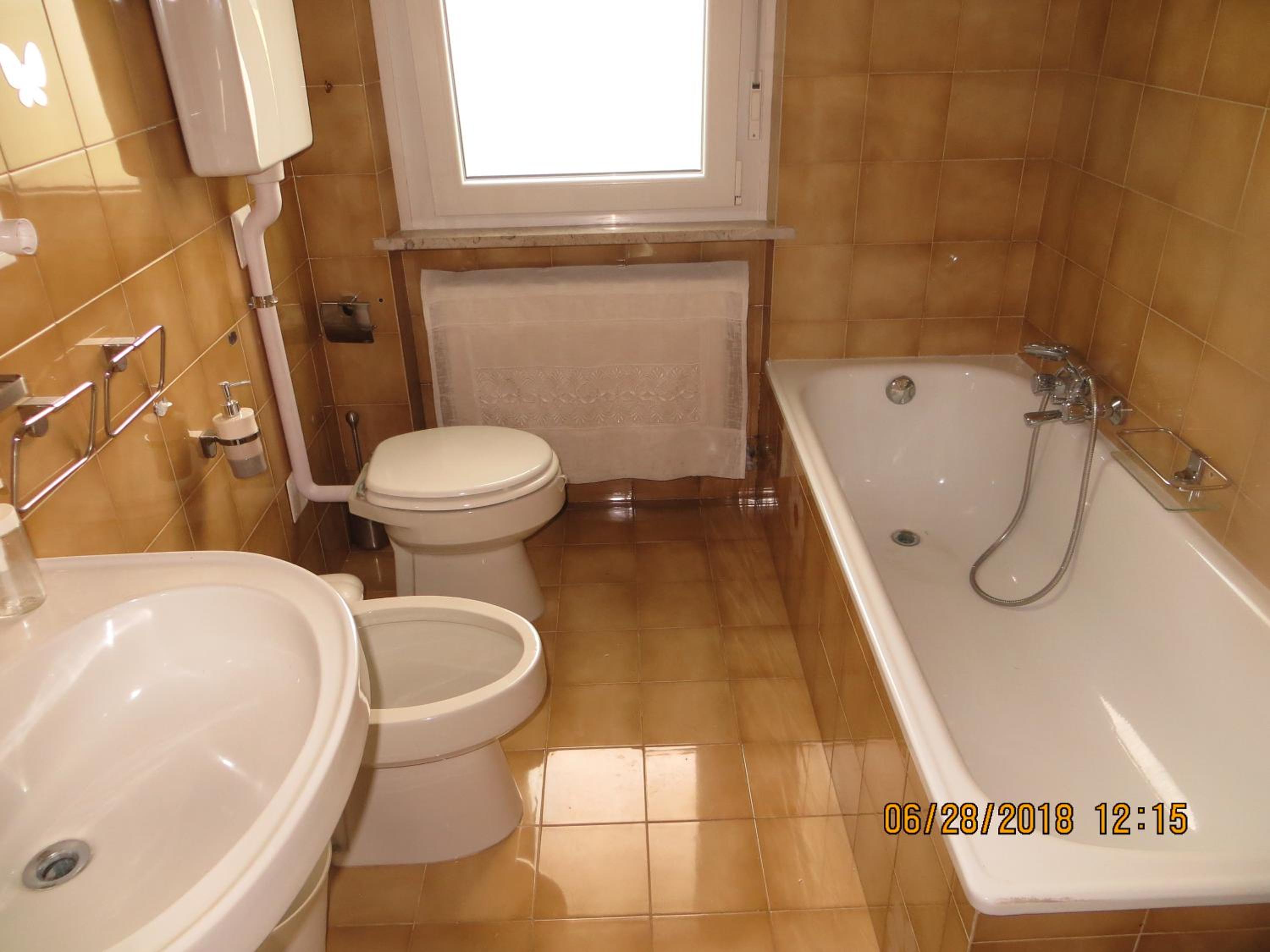 Deluxe Room (2 Adults + 1 Child) photo 3