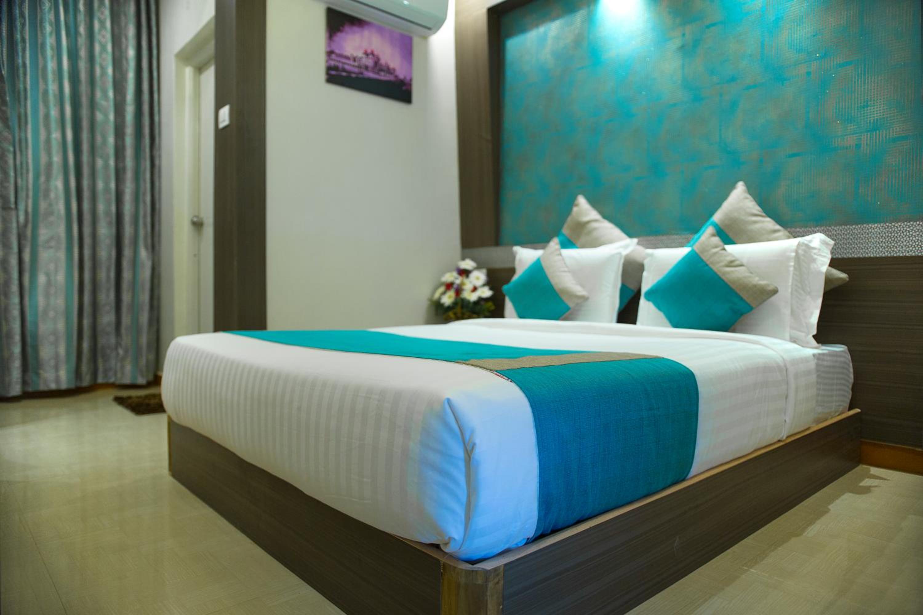 Standard Double or Twin Room photo 2