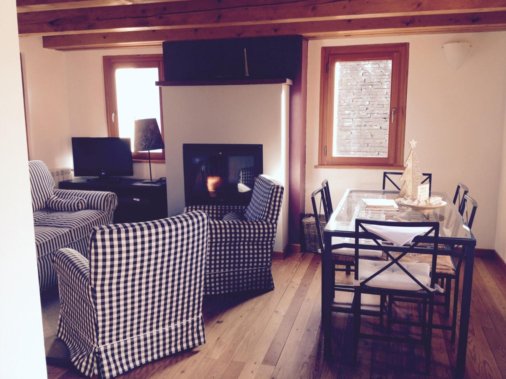 Two-Bedroom Apartment - Split Level