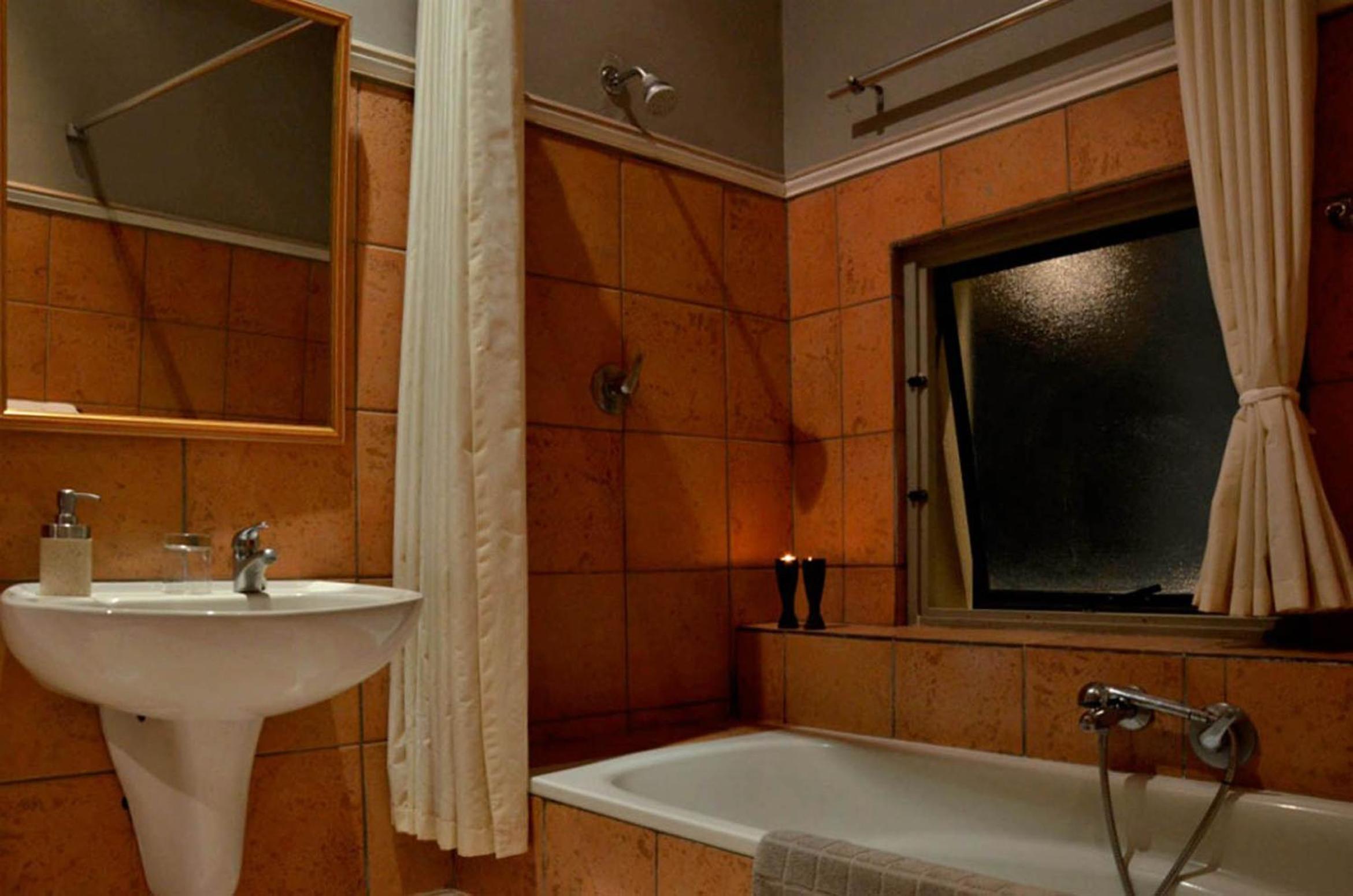 Family Room - Photo 5