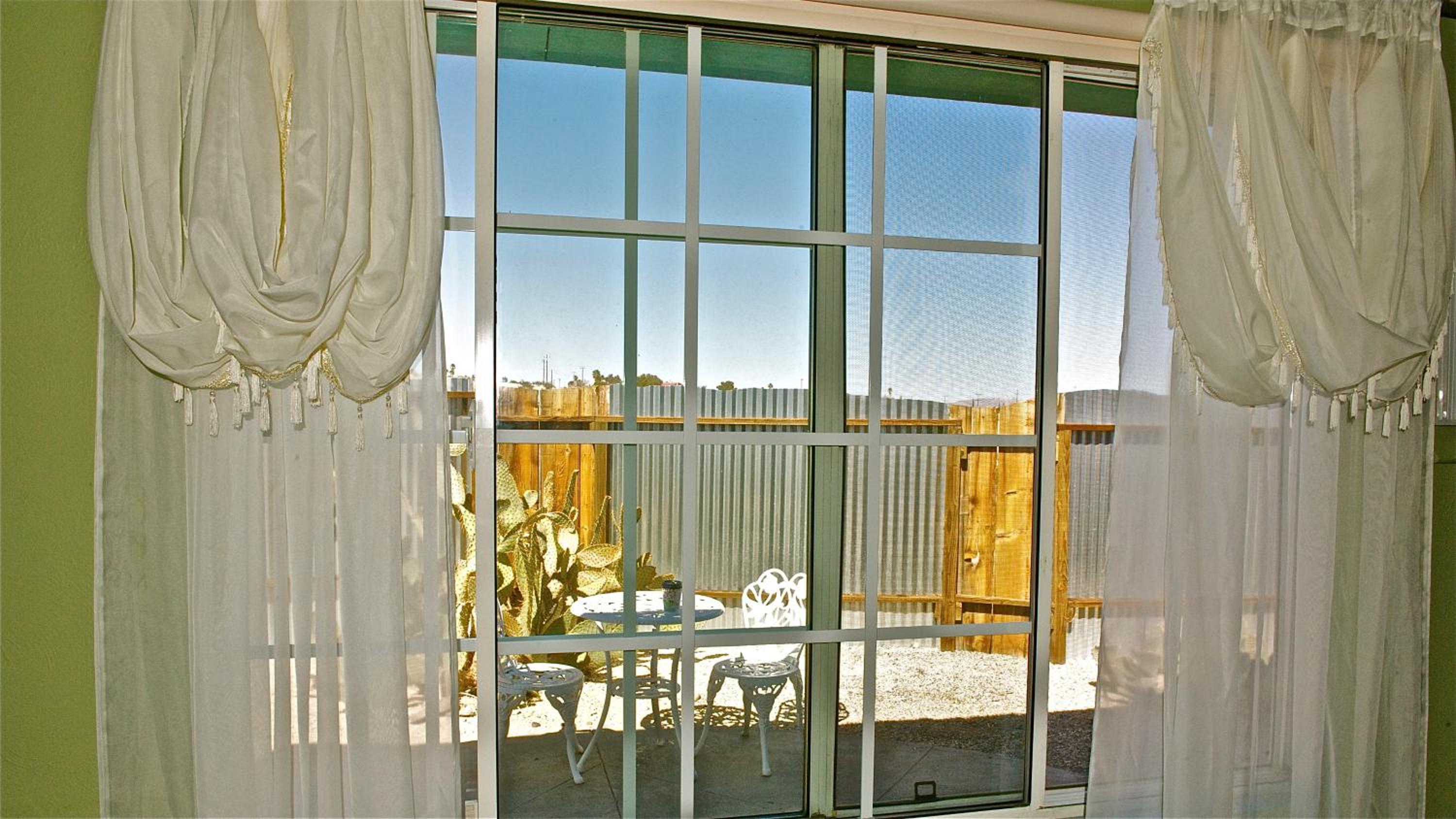Deluxe Double Room - Photo 16