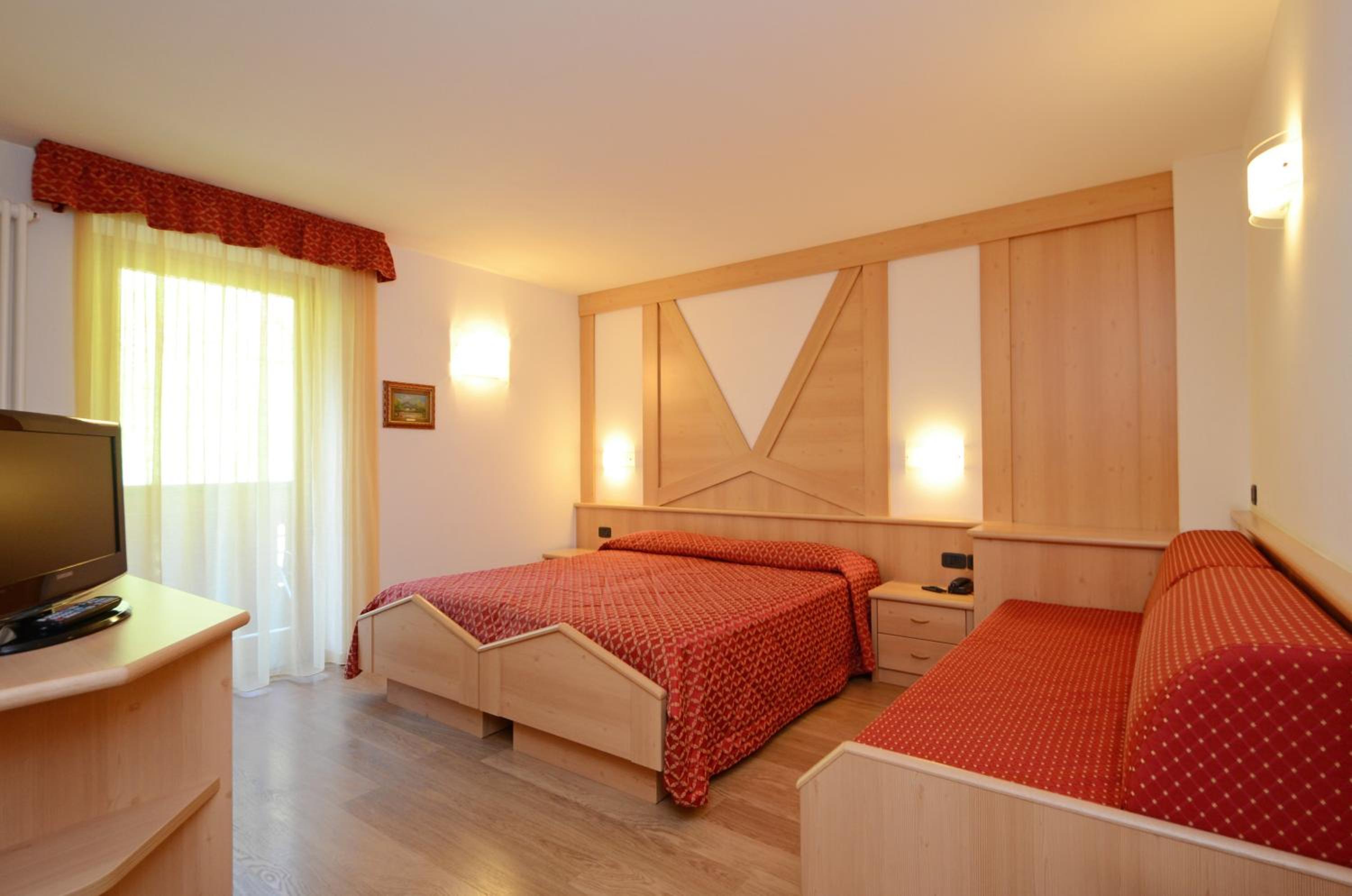 Standard Triple Room photo 3