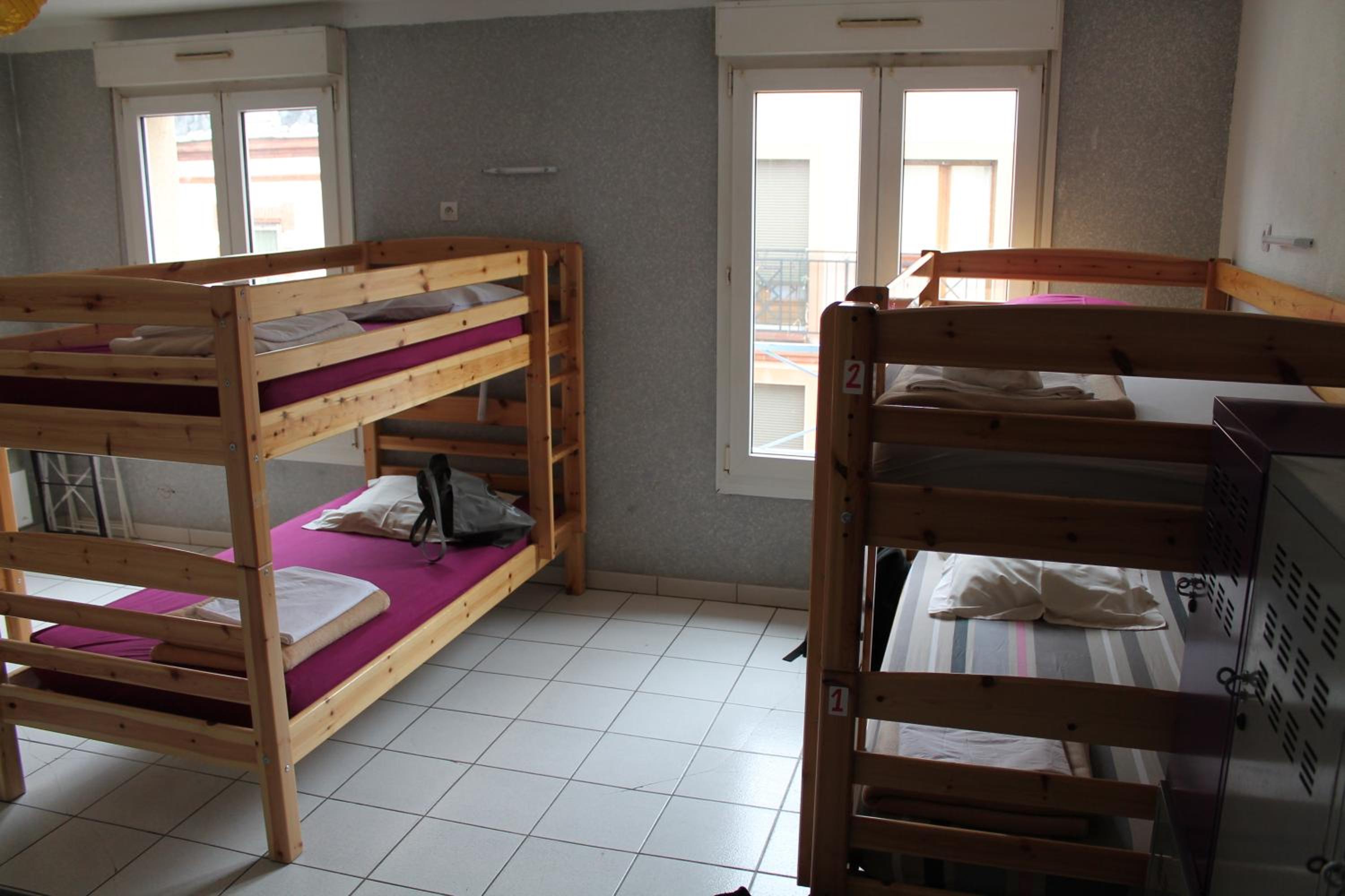 Bed in 6-Bed Mixed Dormitory Room photo 1