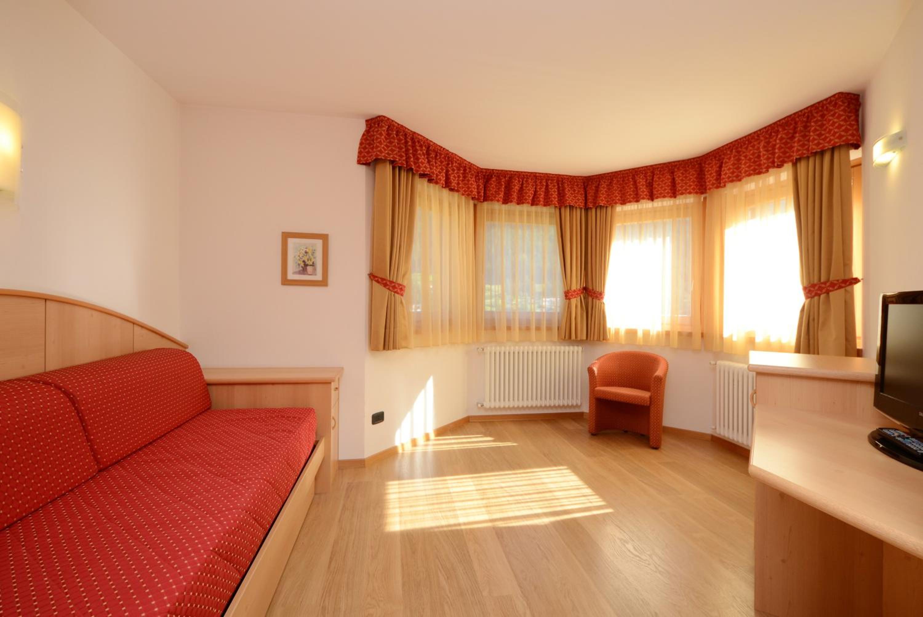Superior Triple Room photo 3