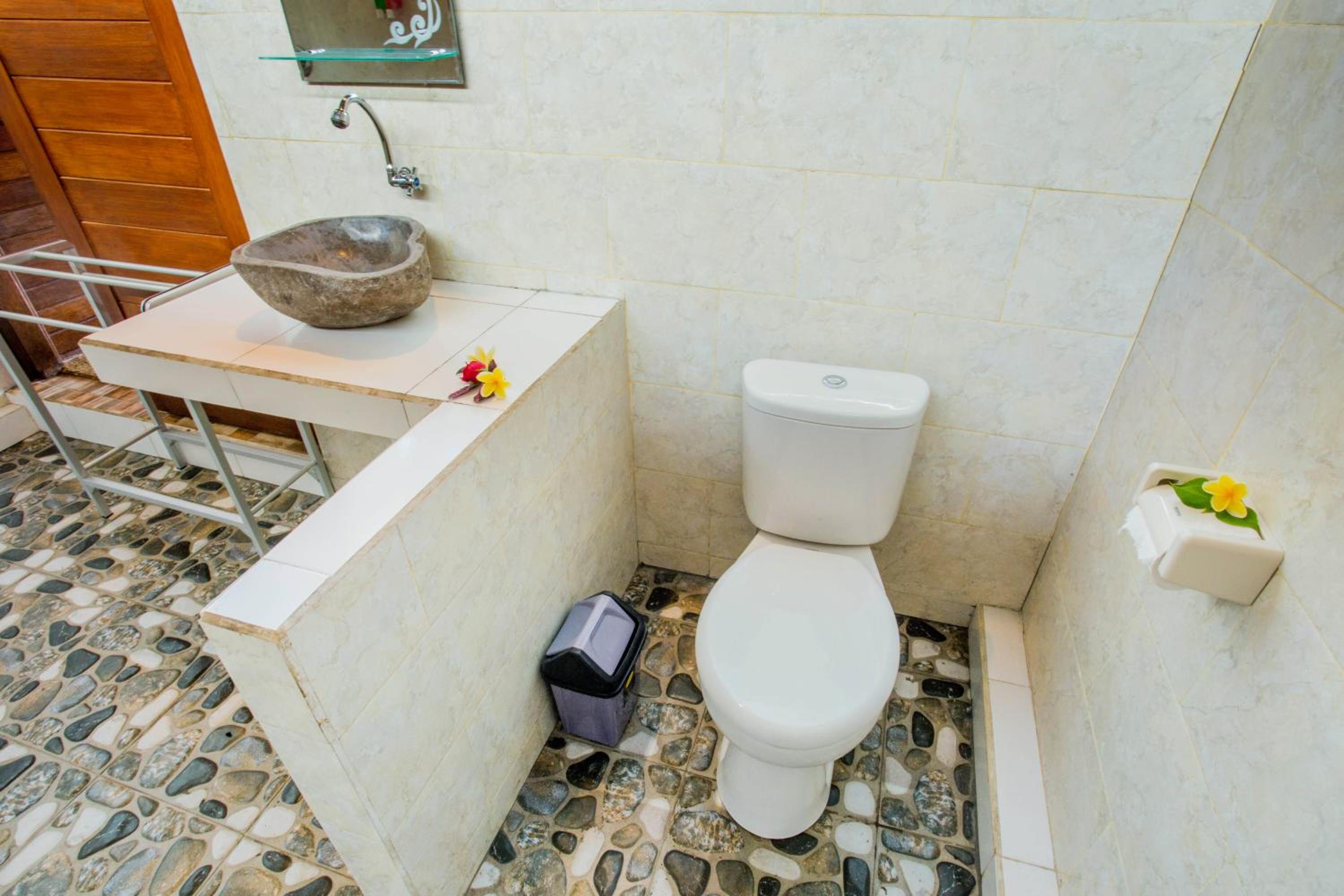 Deluxe Double Room (2 Adults + 1 Child) - Photo 3