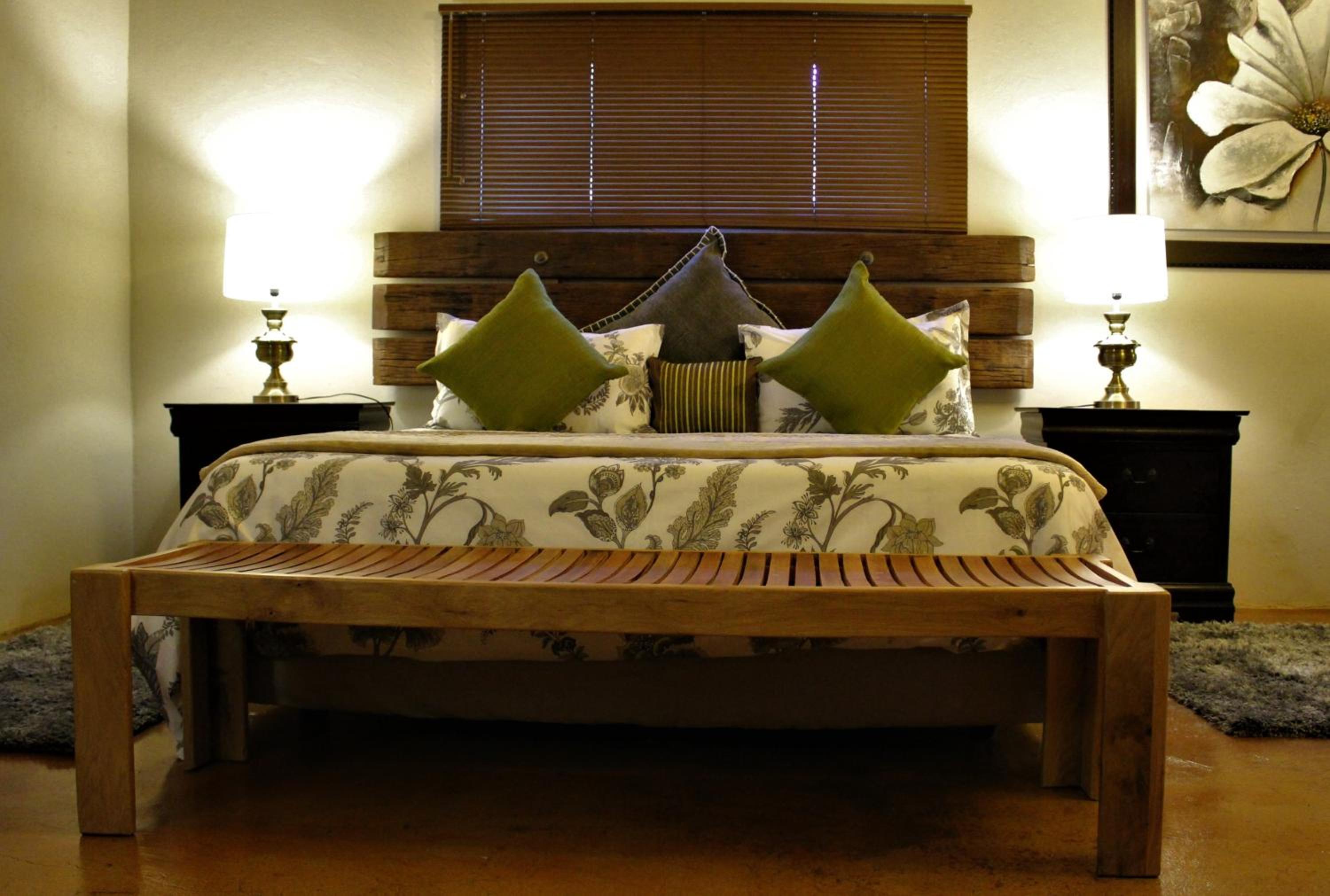 Suite - Photo 1