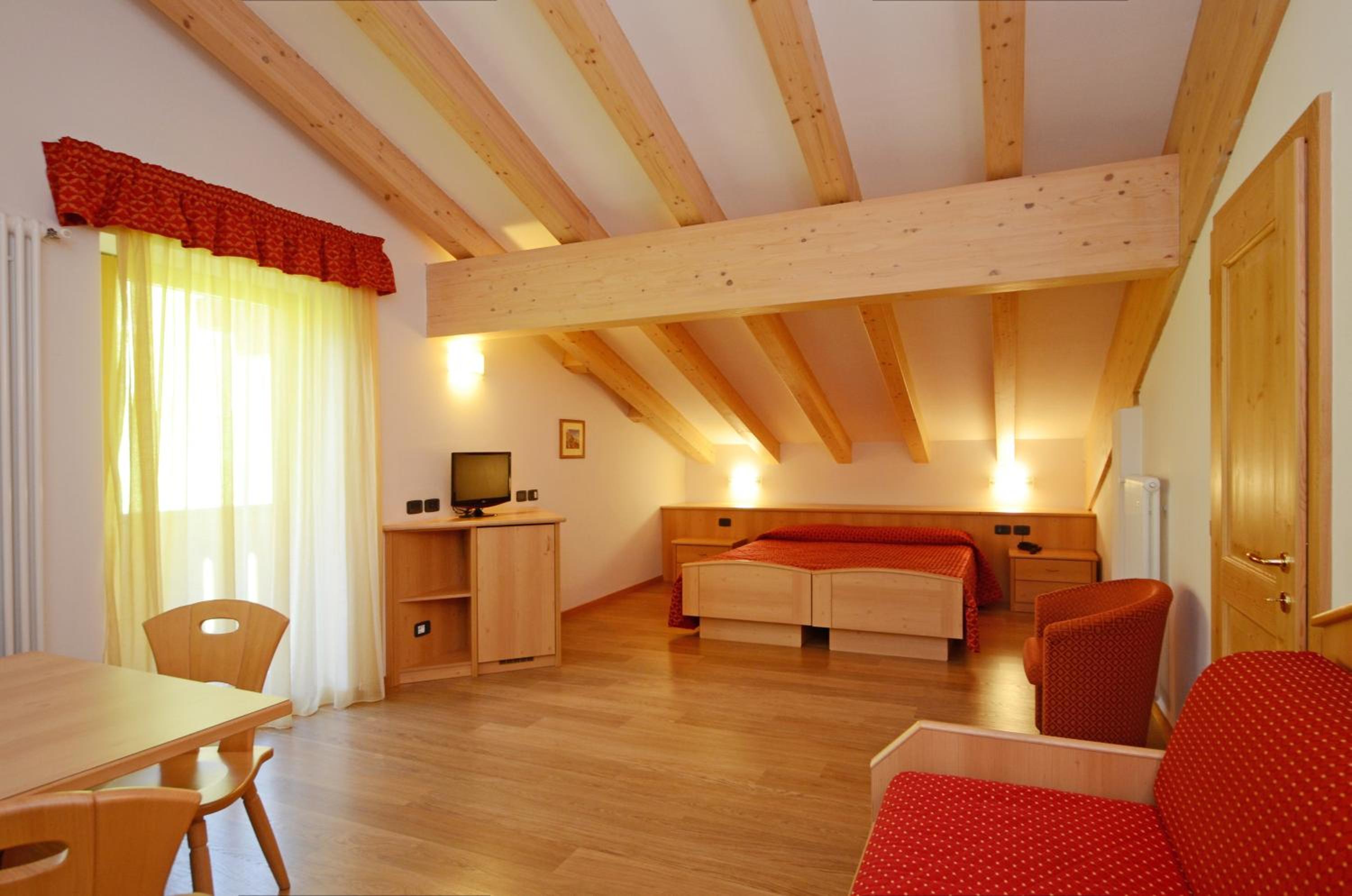 Deluxe Triple Room photo 2