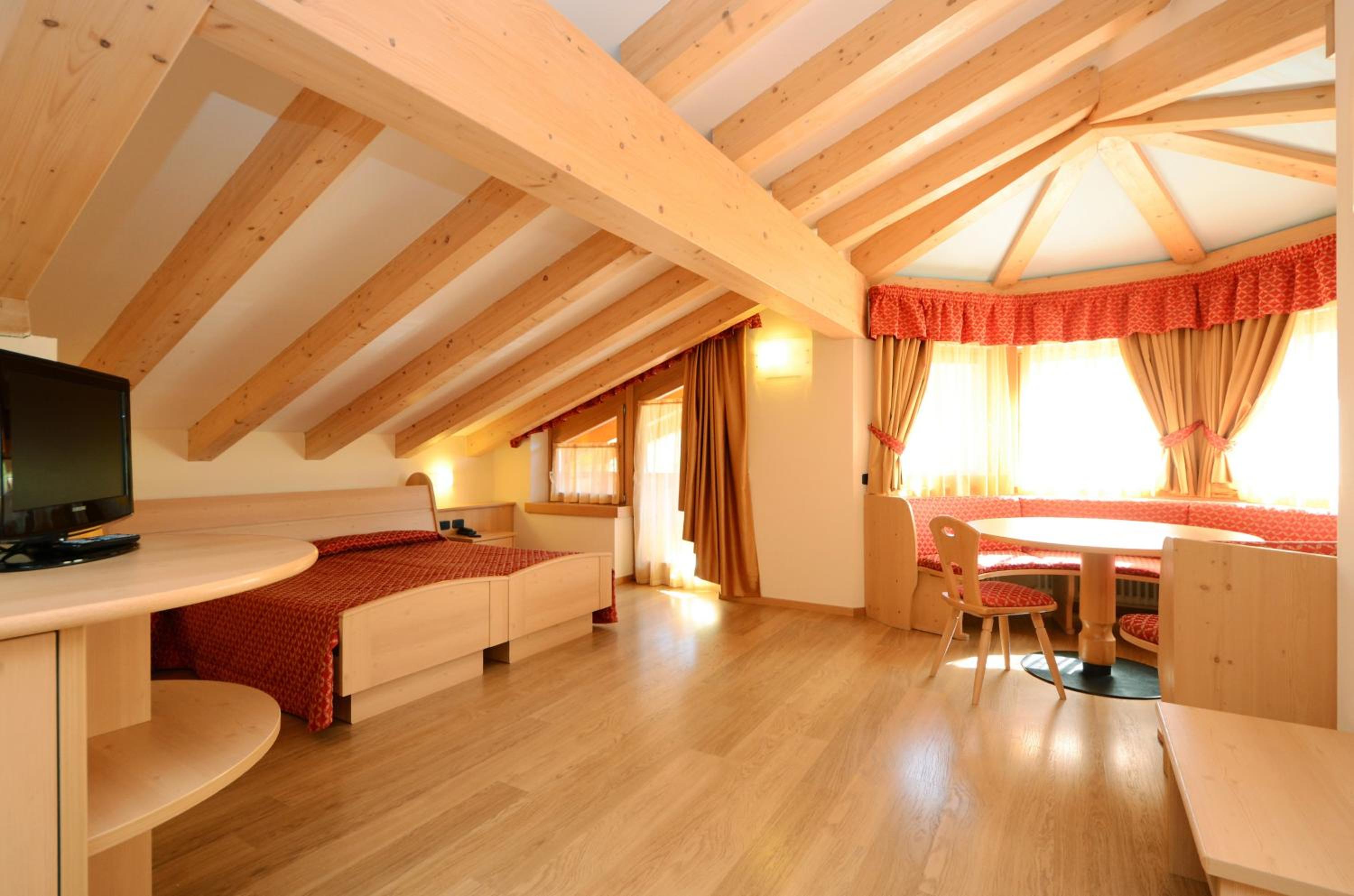 Deluxe Triple Room photo 3
