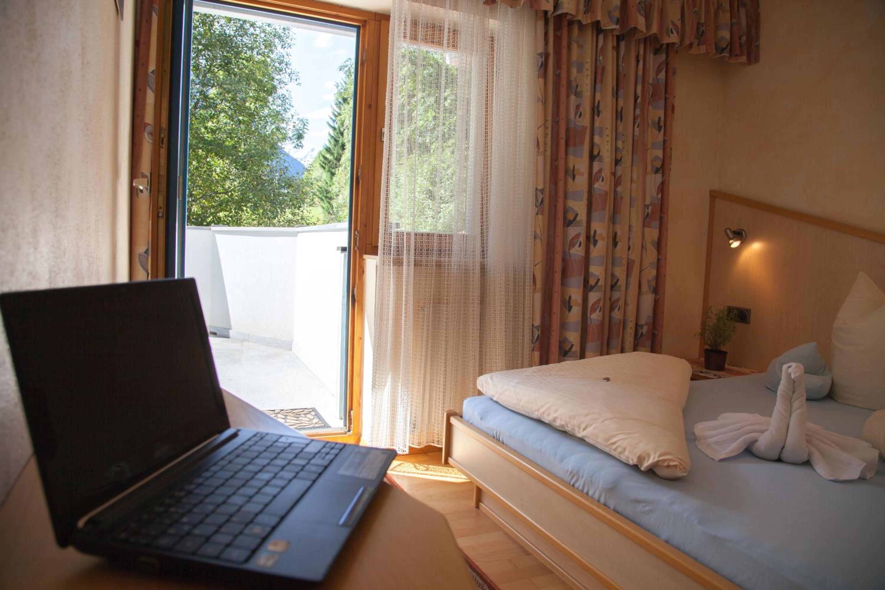 Double Room with Terrace - Photo 8