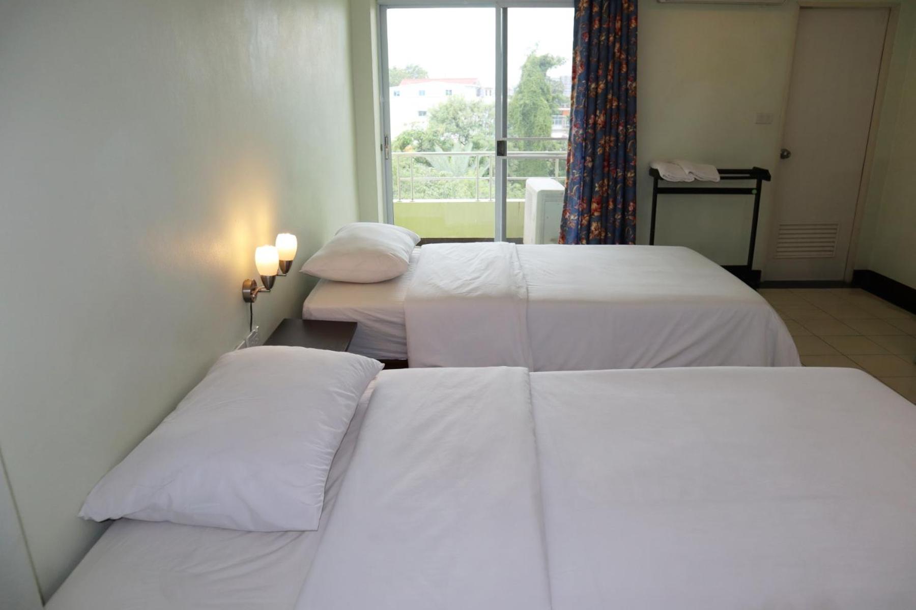 Twin Room with Balcony photo 2