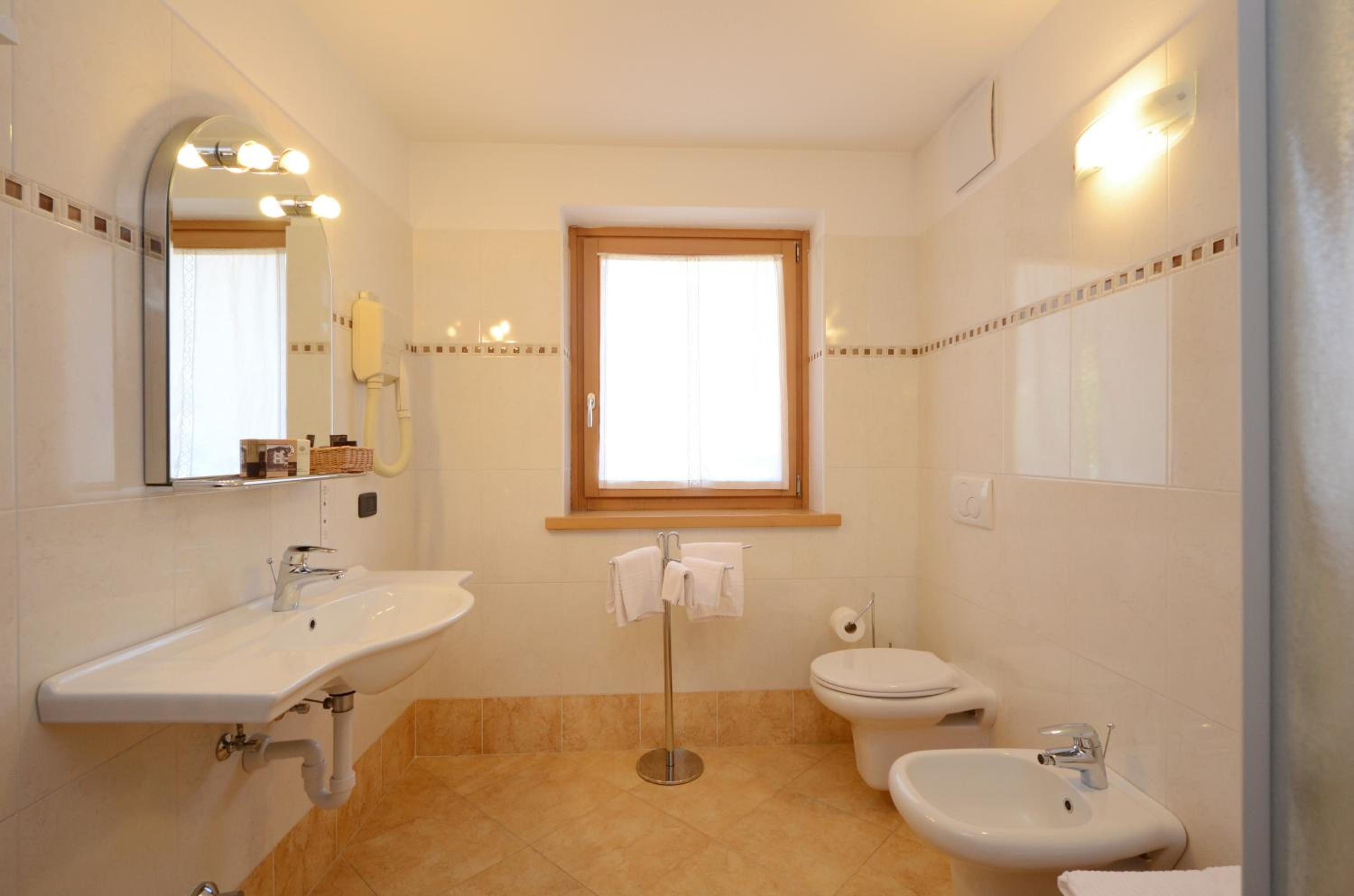 Superior Quadruple Room photo 2