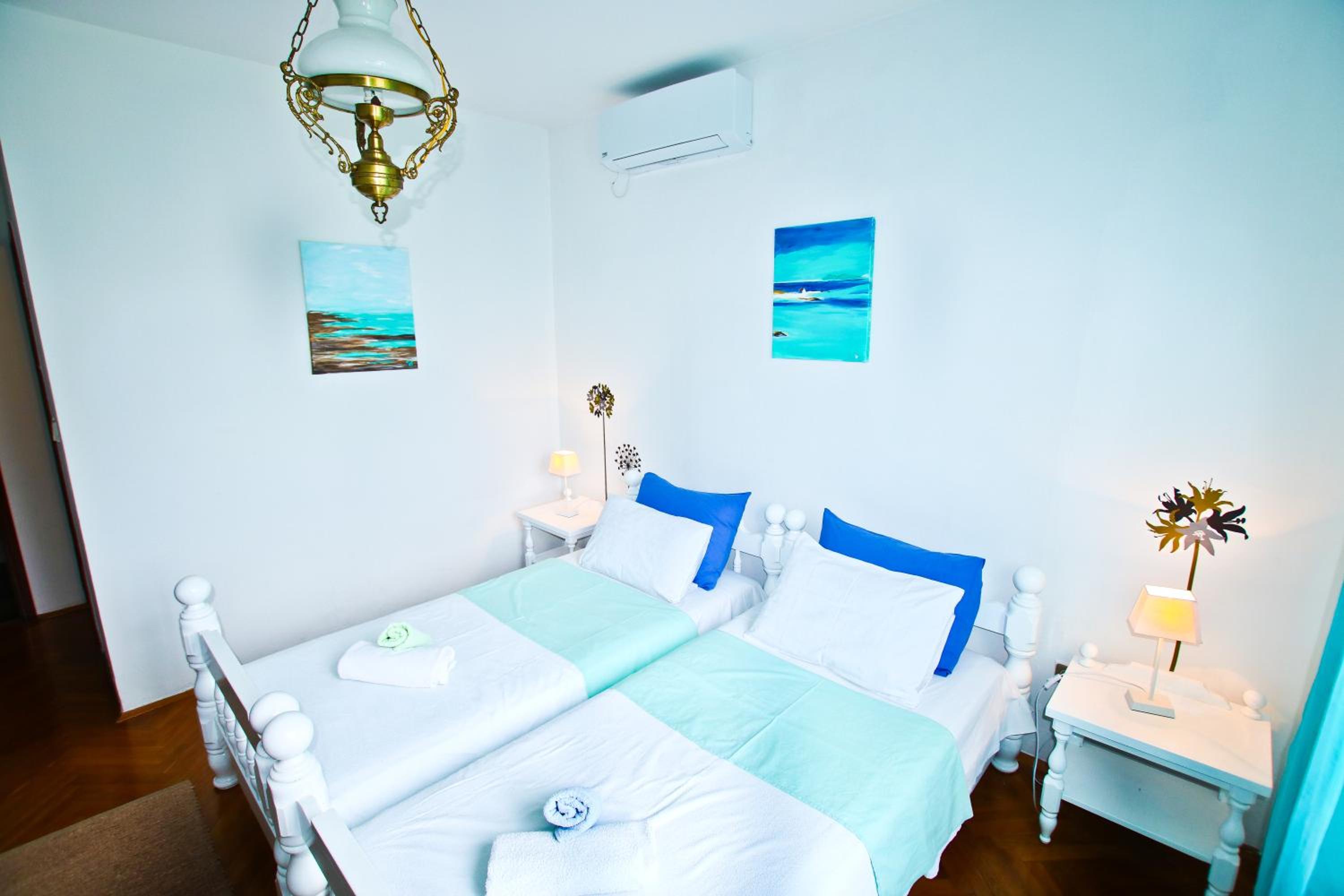 Deluxe Double Room With Side Sea View