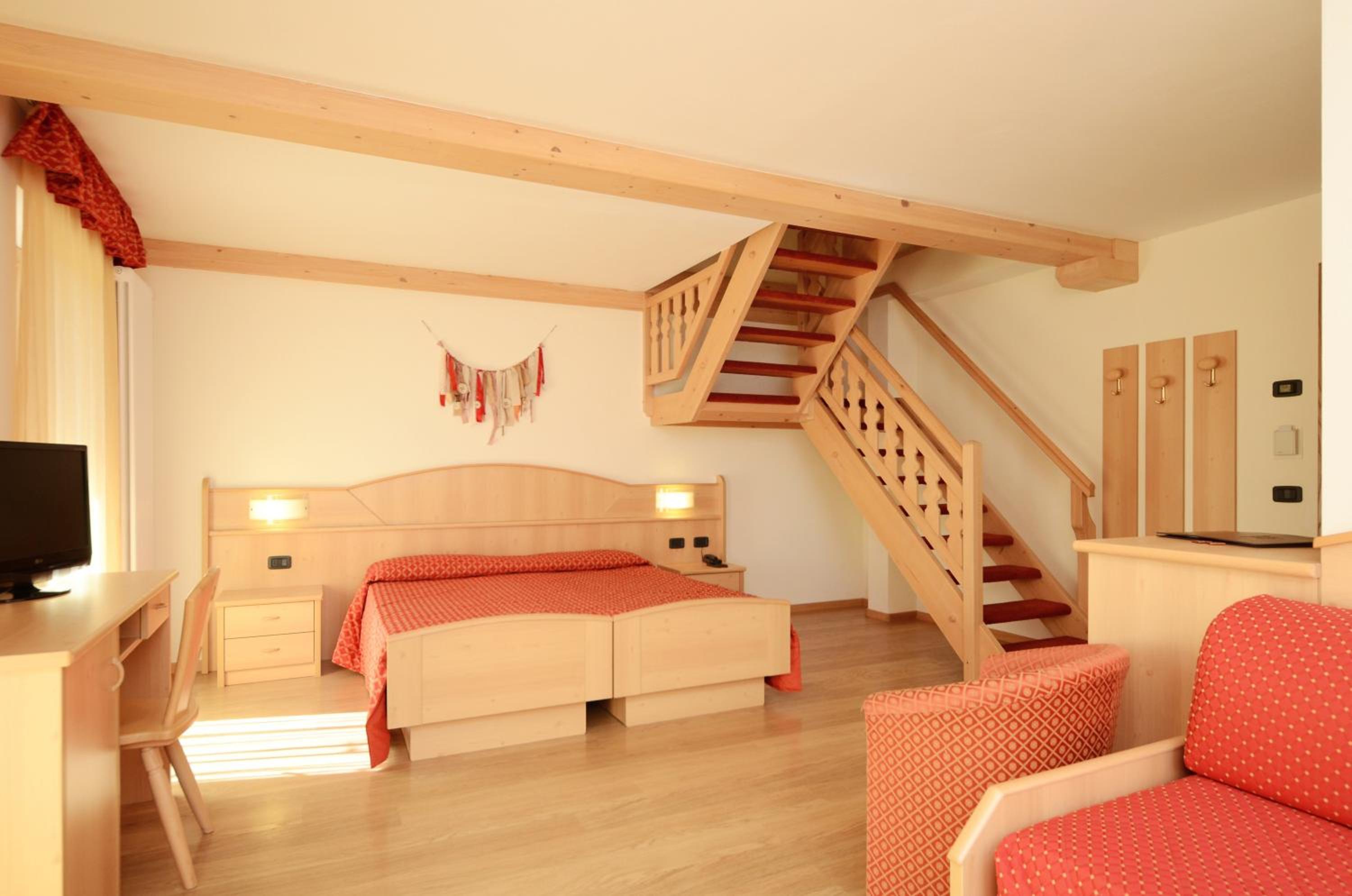 Deluxe Family Room photo 1
