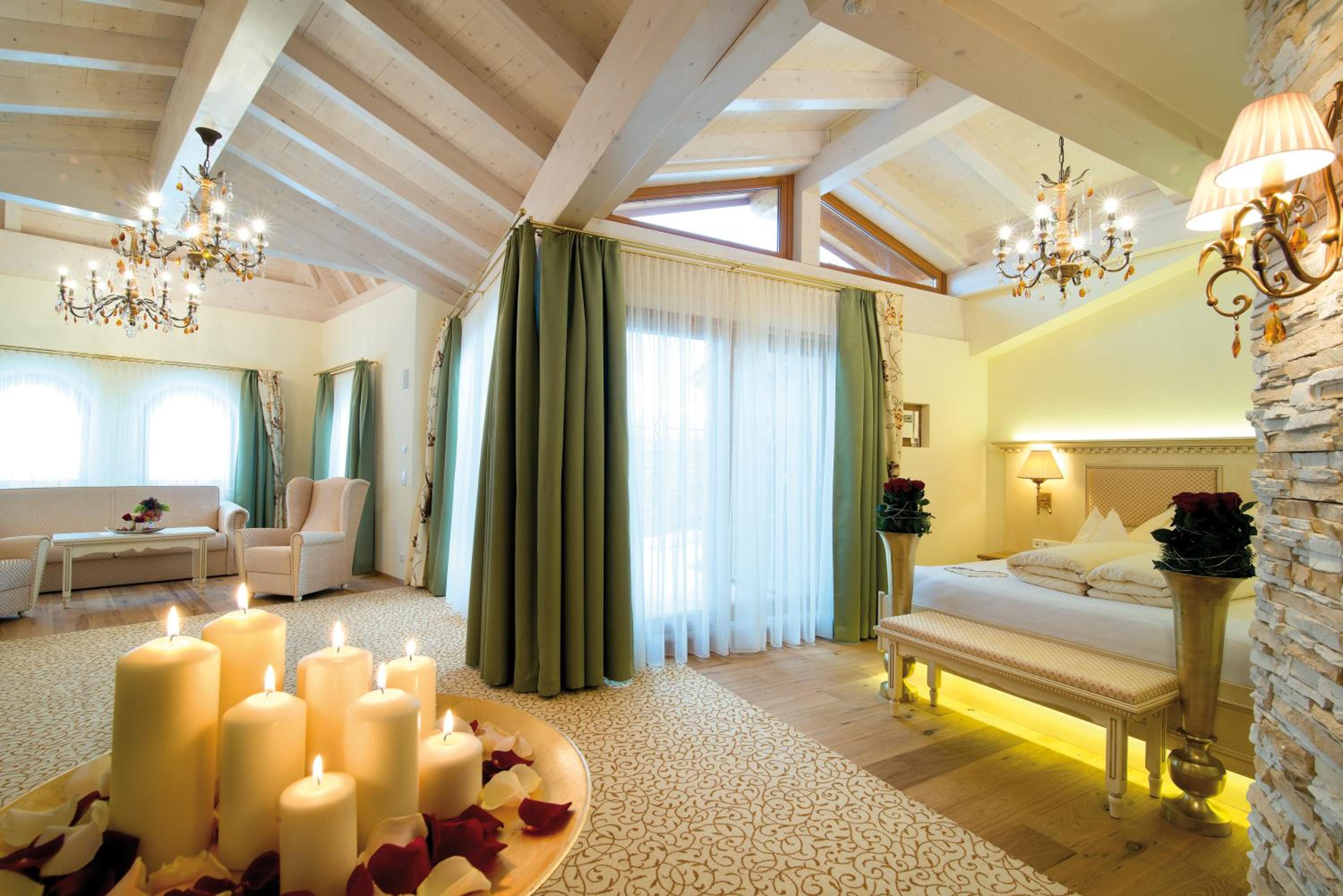 Deluxe Suite with Sauna - Photo 1