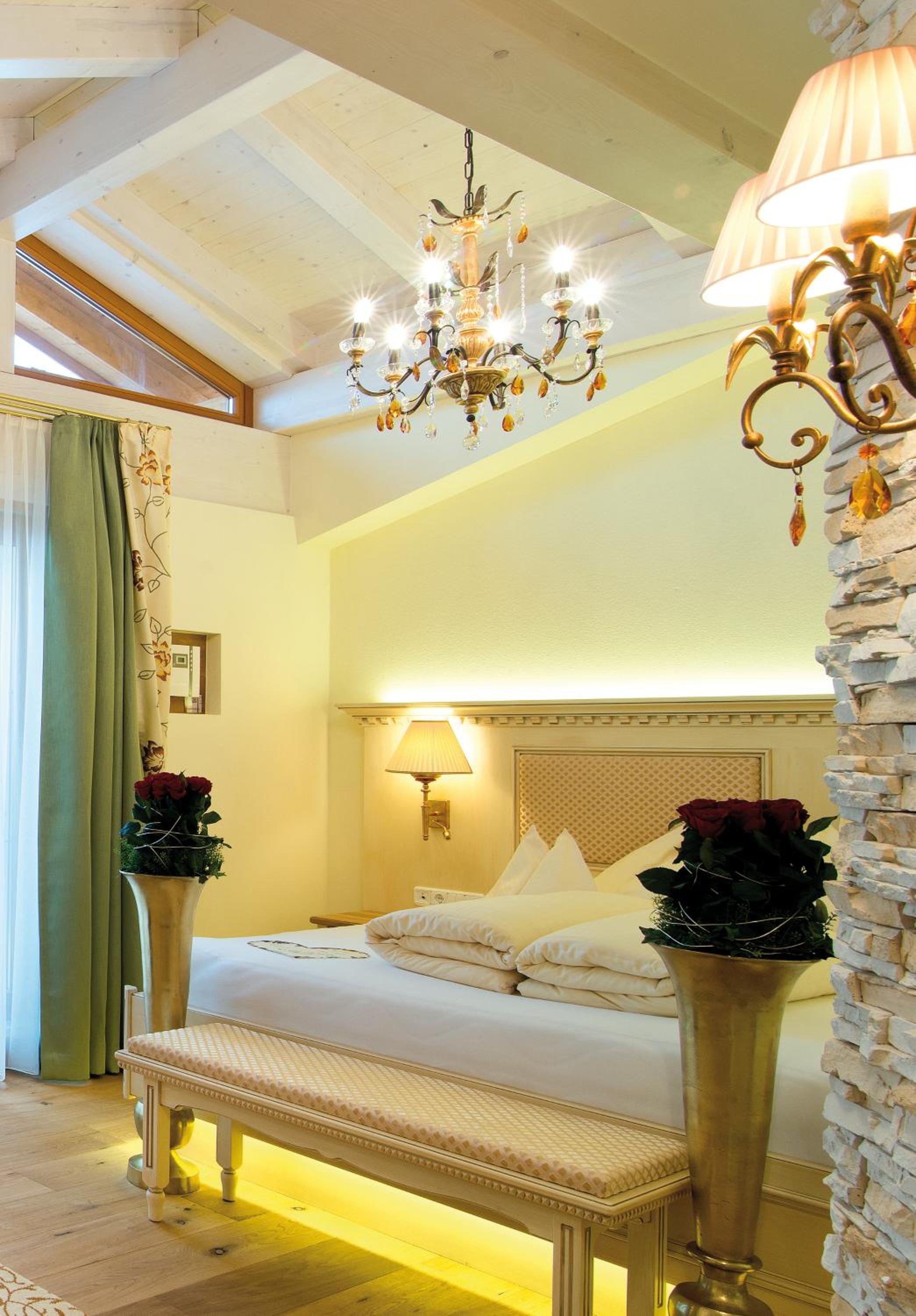 Deluxe Suite with Sauna - Photo 2