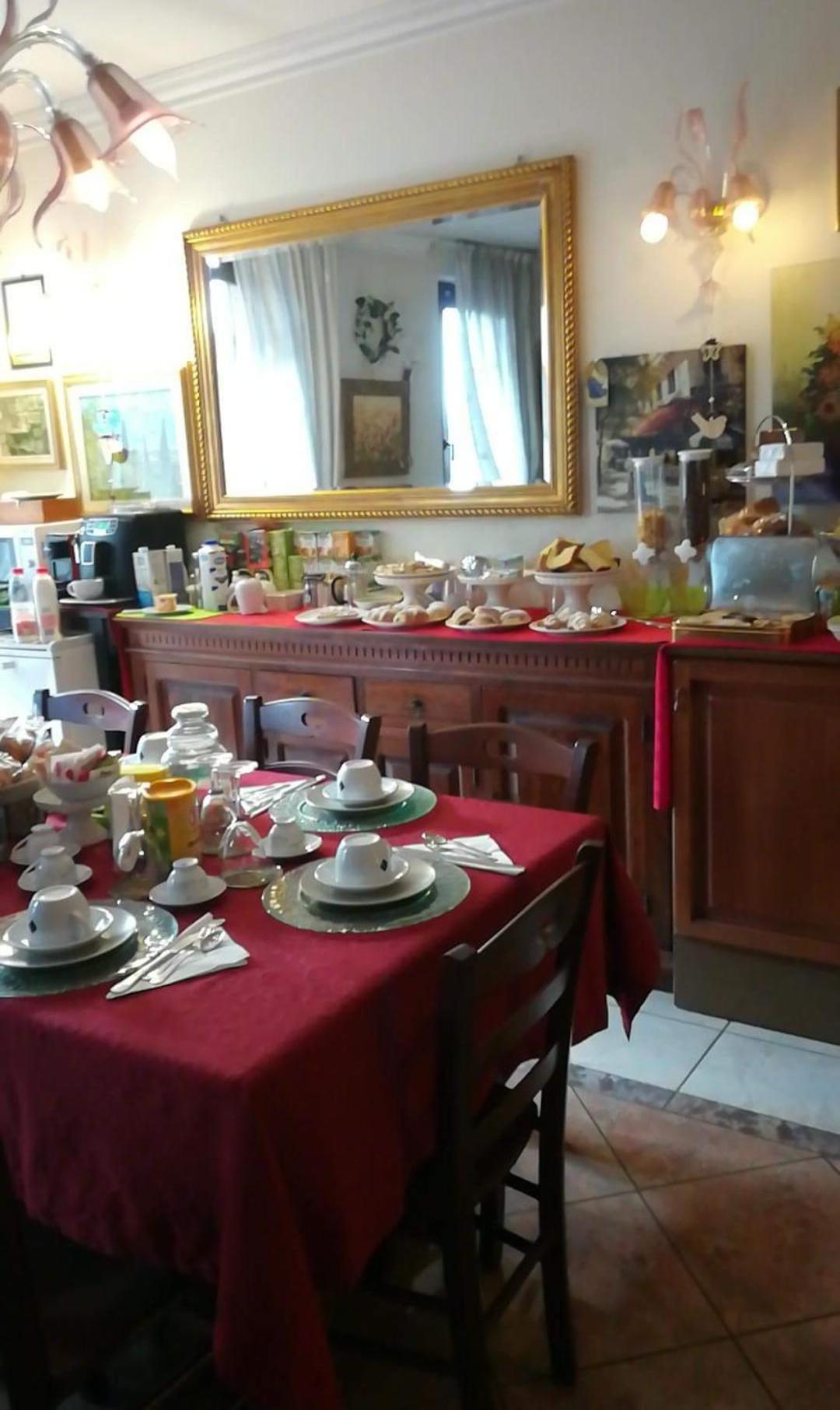 Family Room - Photo 3