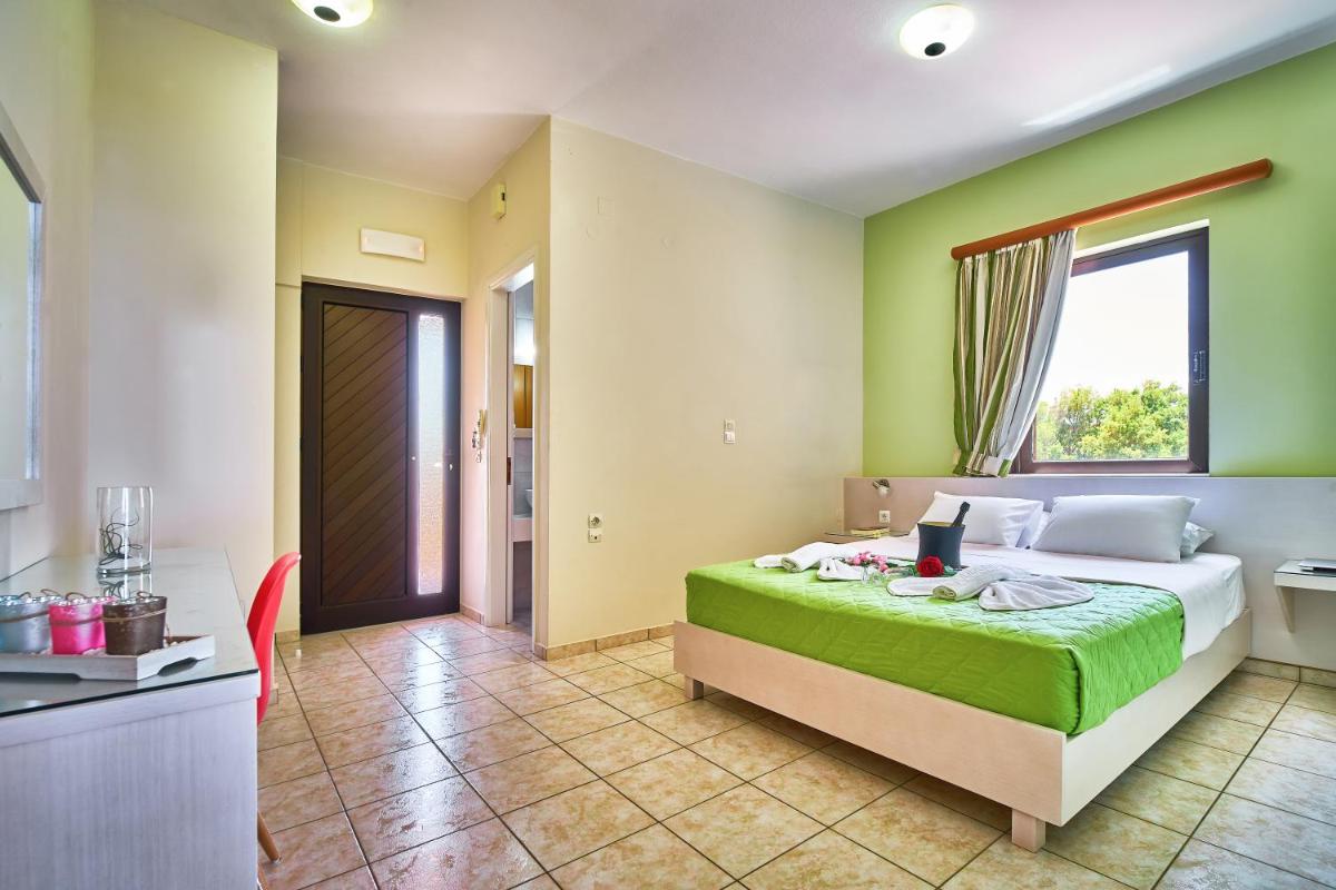 Family Apartment with Sea View photo 2