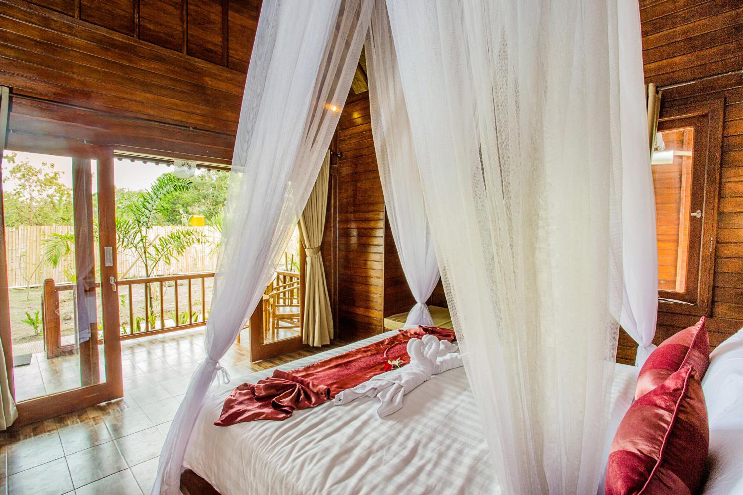 Deluxe Double Room (2 Adults + 1 Child) - Photo 19