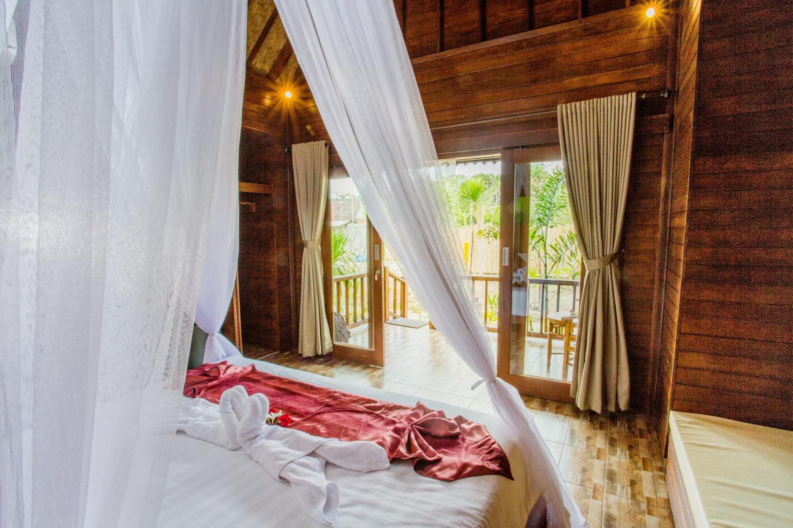 Deluxe Double Room (2 Adults + 1 Child) - Photo 14