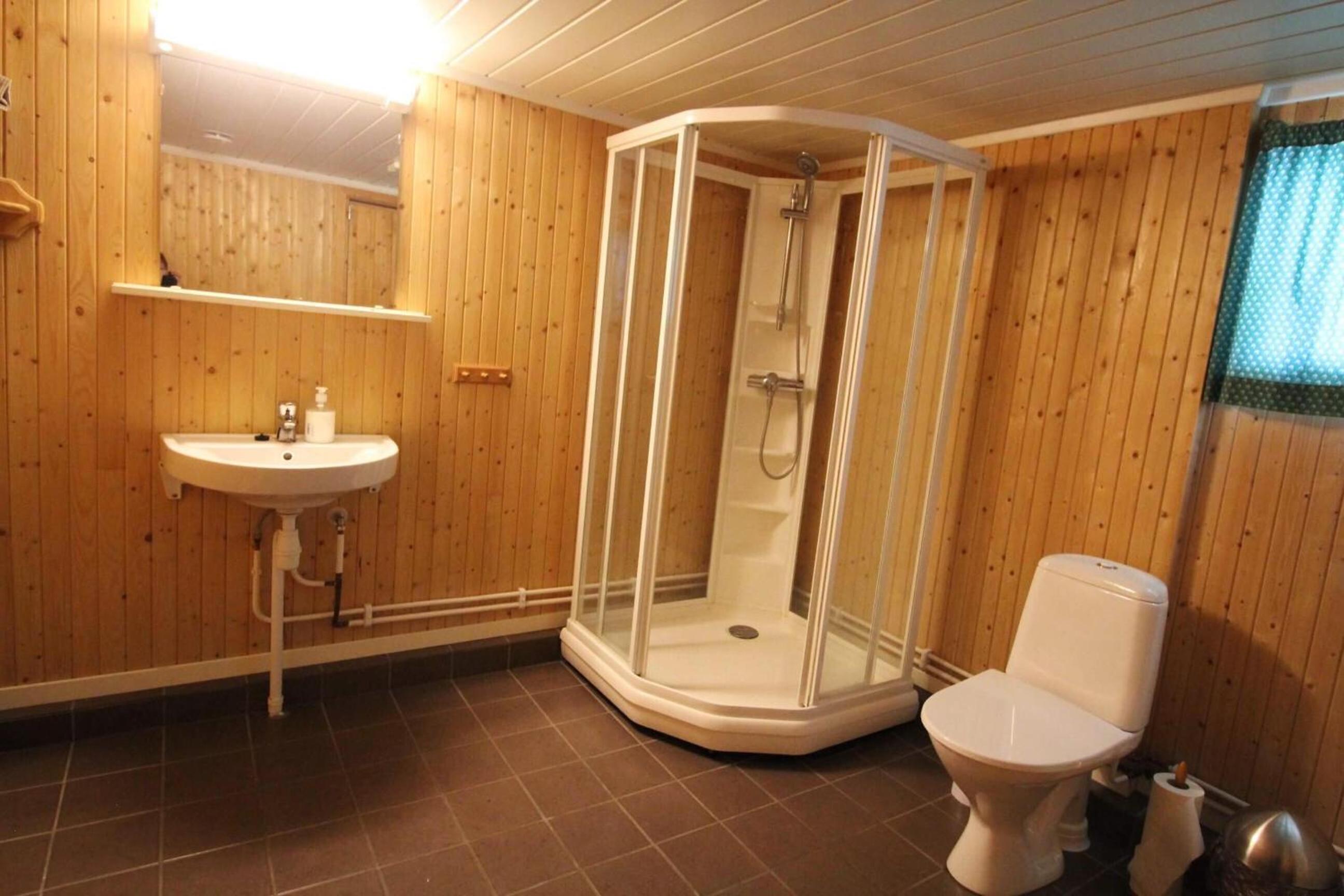 Two-Bedroom Cottage - Photo 8