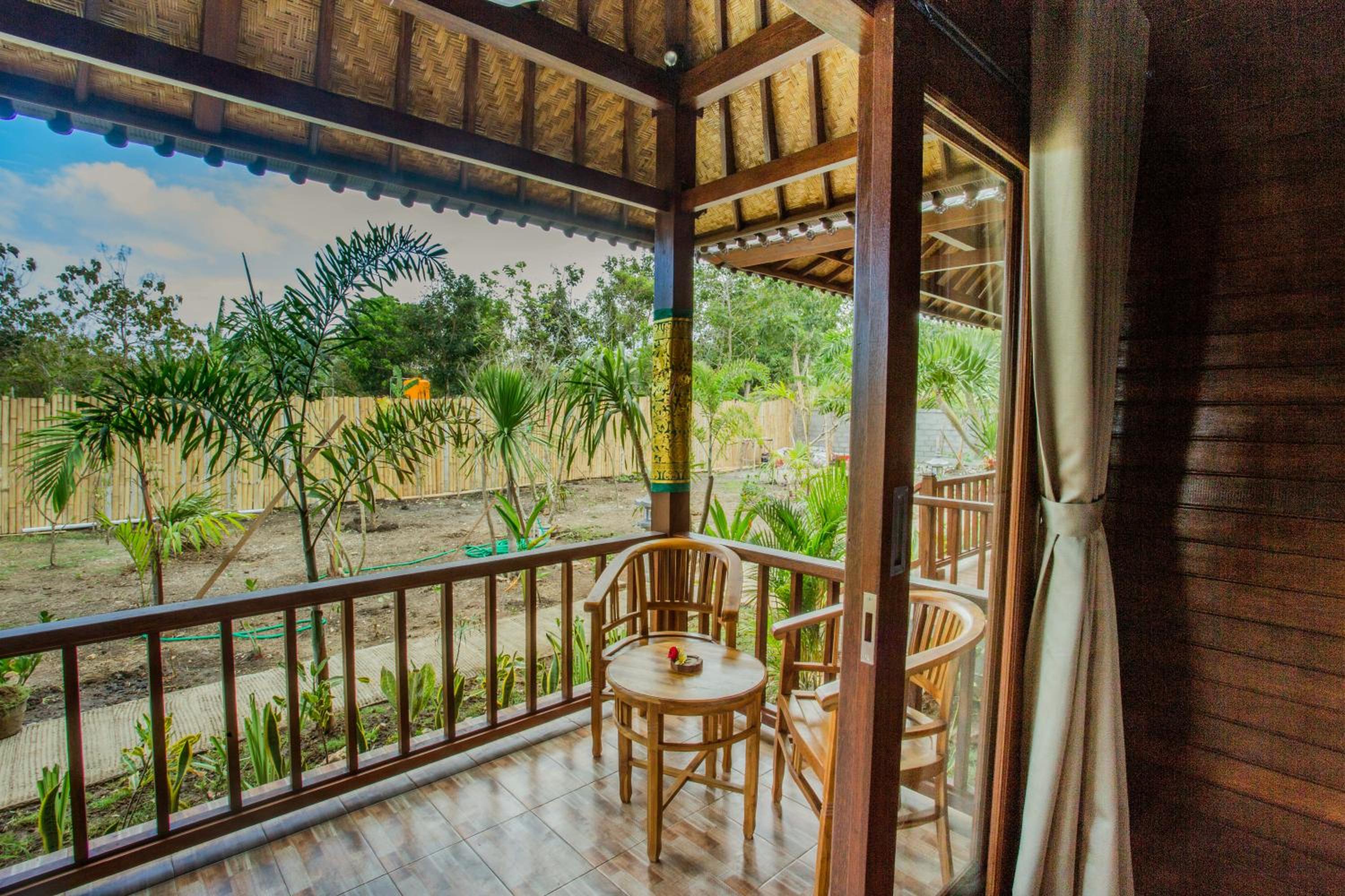 Deluxe Double Room (2 Adults + 1 Child) - Photo 4