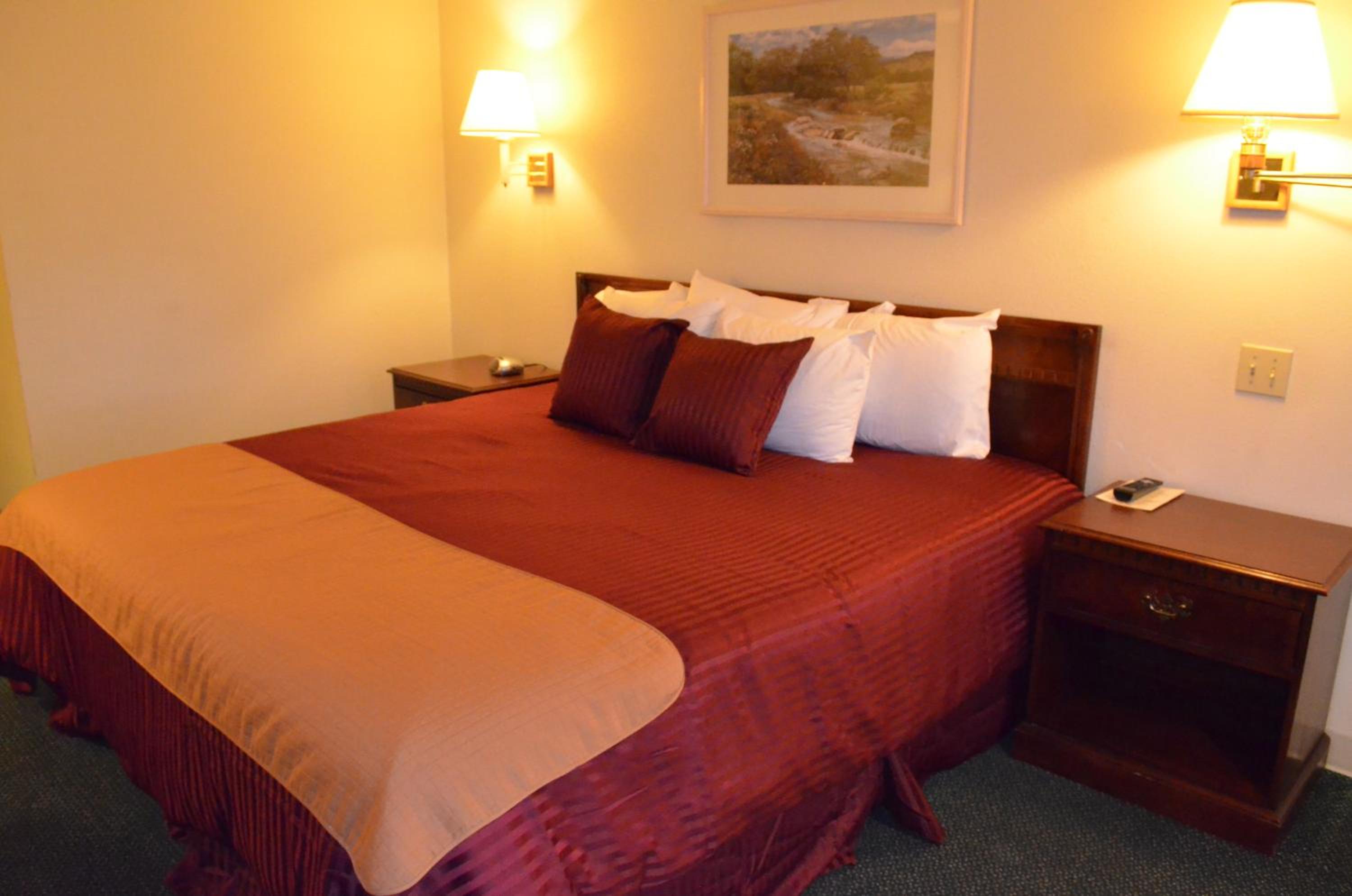 King Room - Non-Smoking - Photo 17