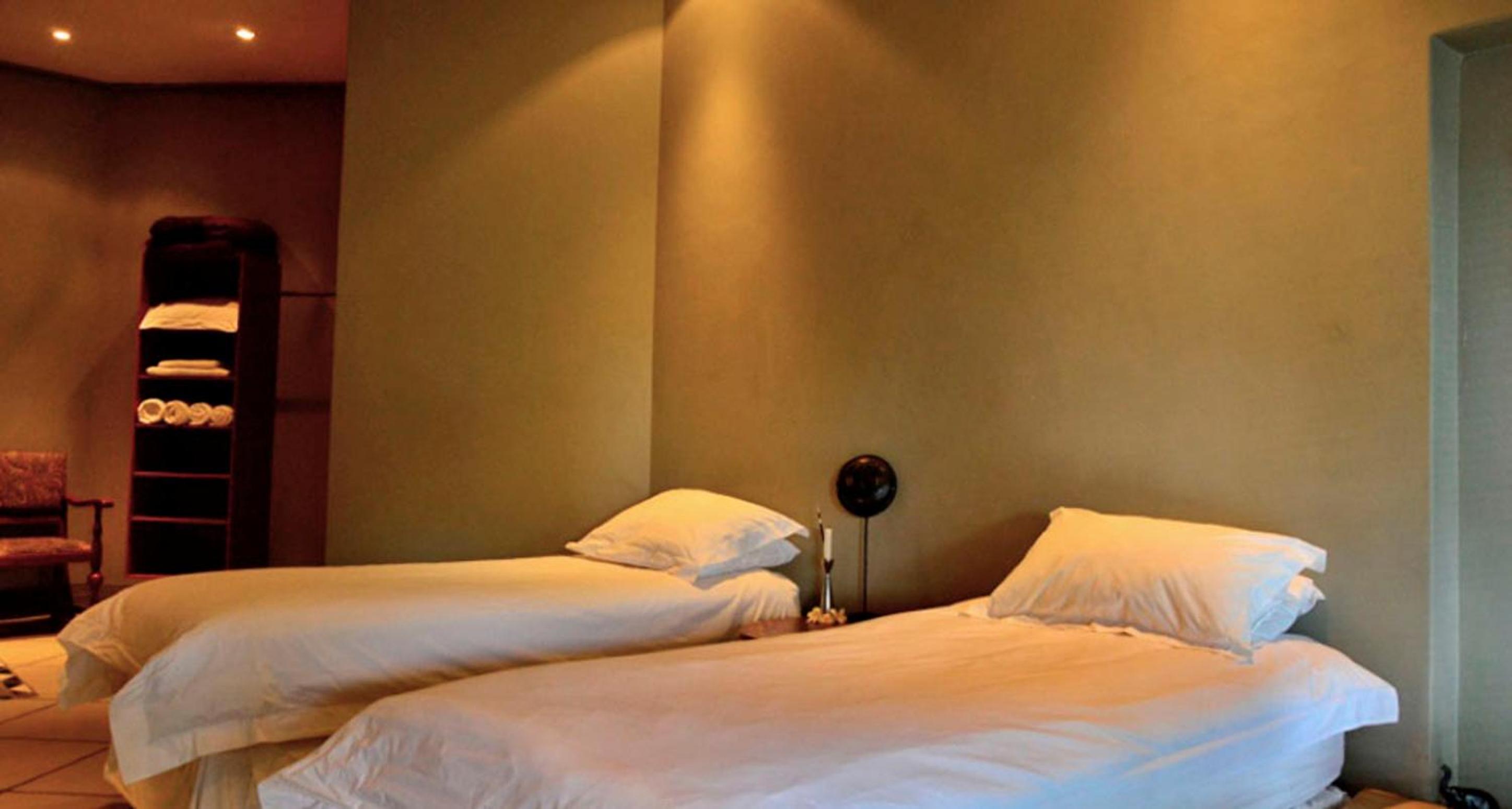 Twin Room - Photo 2