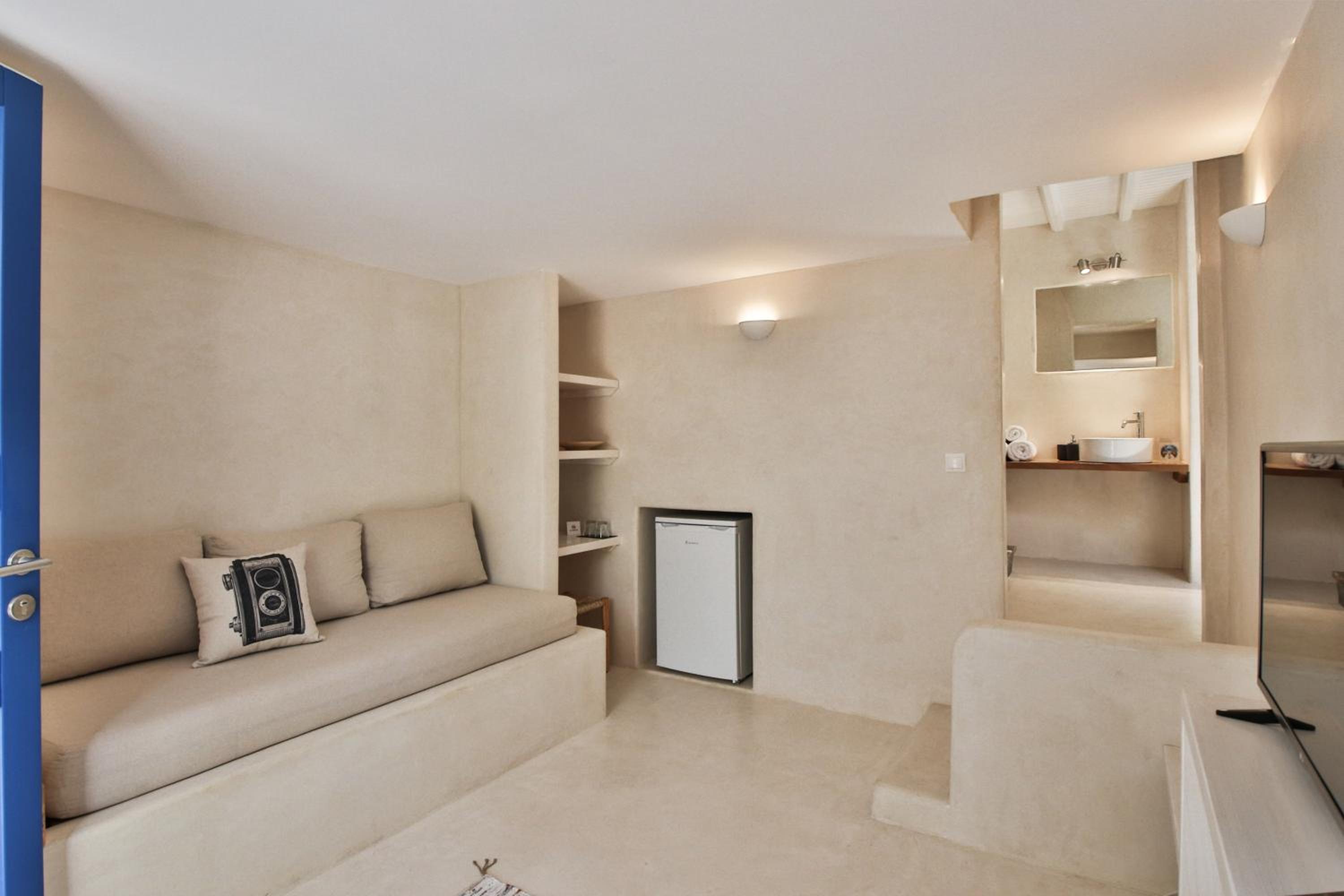 King Room with Balcony - Photo 1