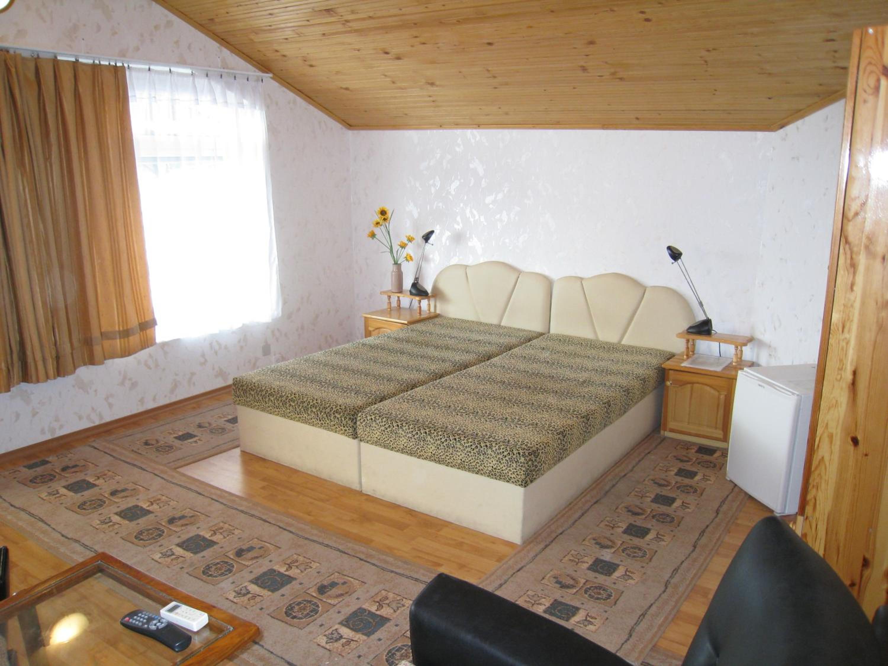 Family Room with Balcony photo 2