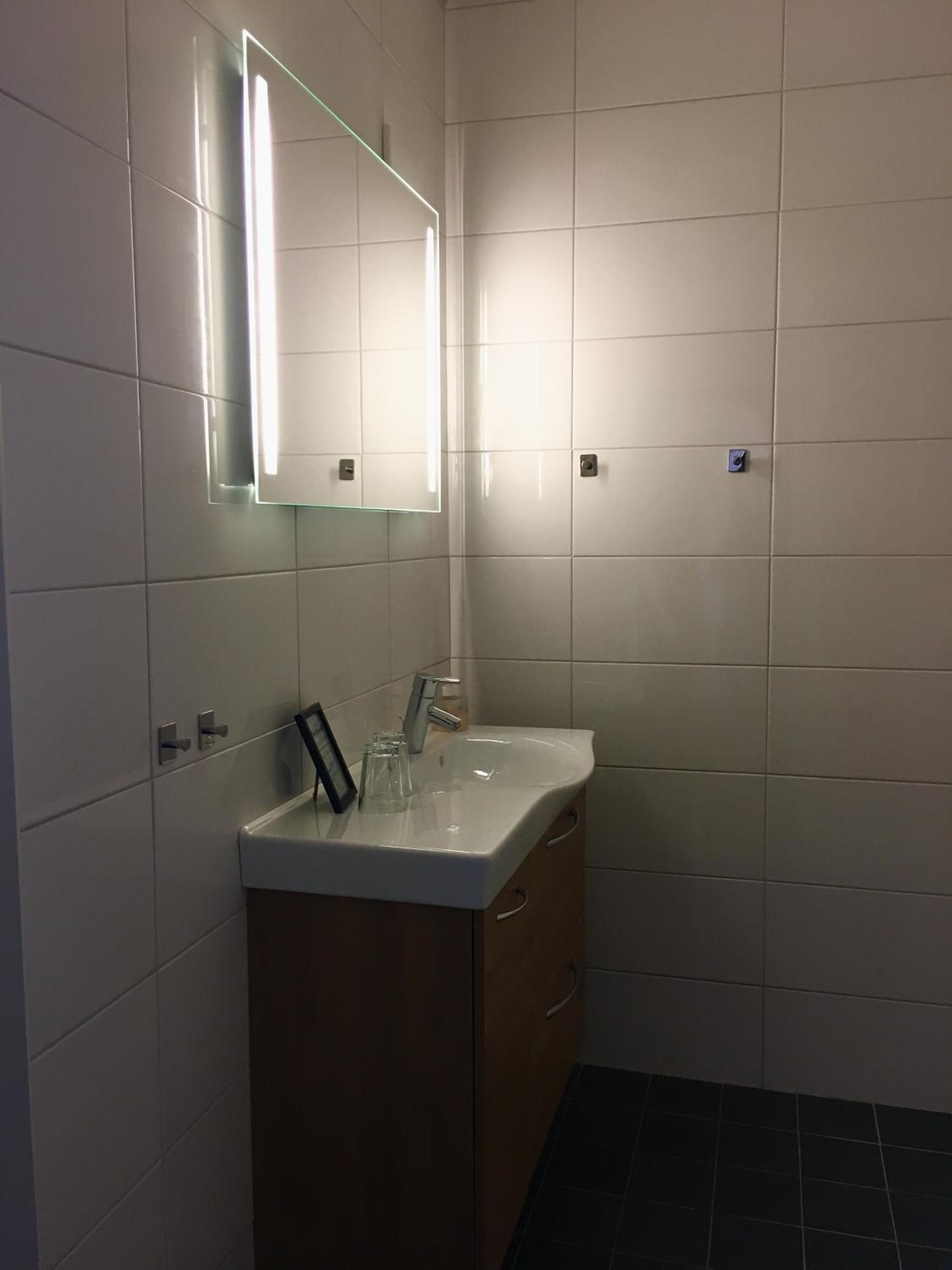 Twin Room - Photo 15