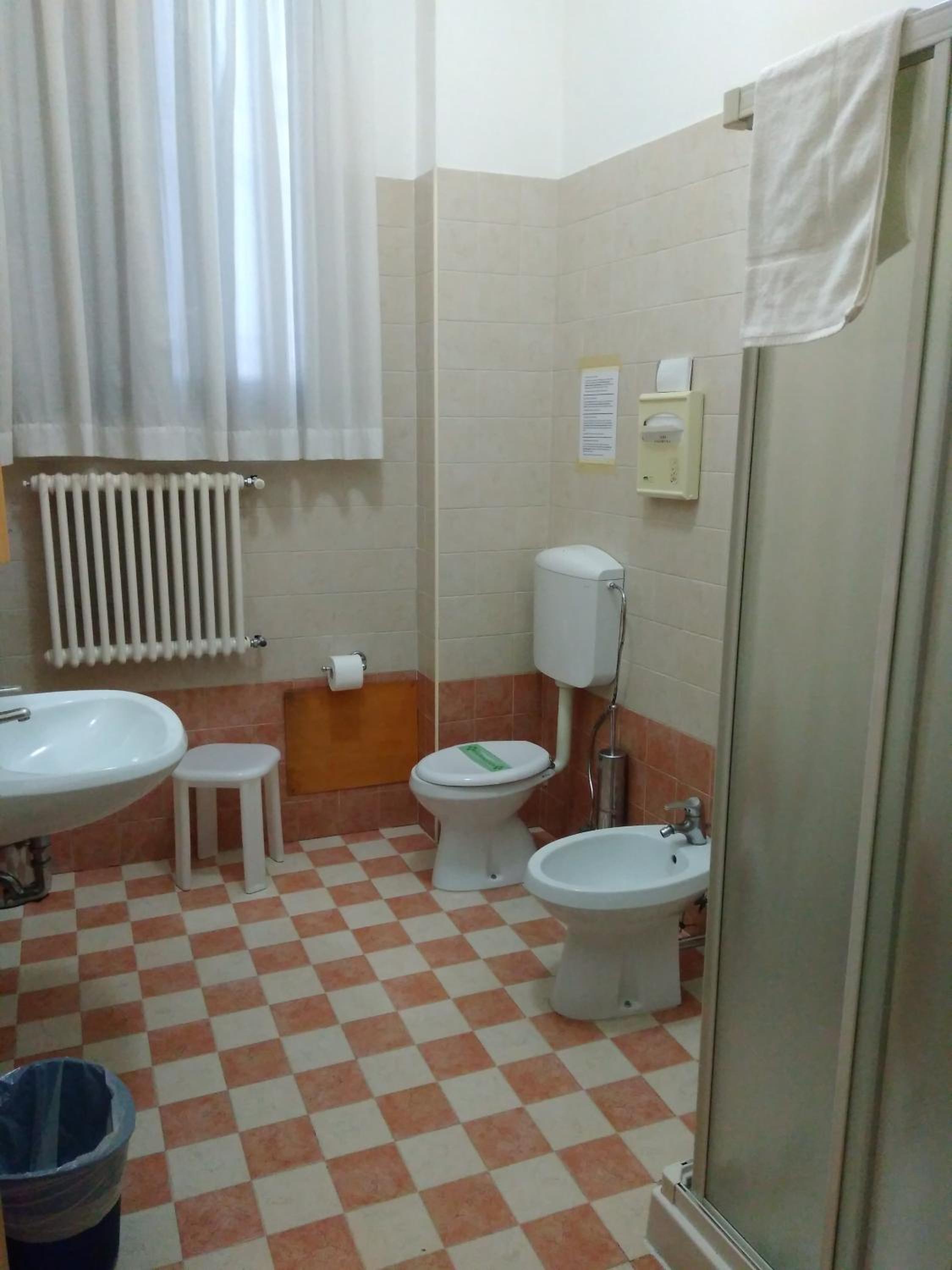 Quadruple Room with Shared Bathroom photo 2