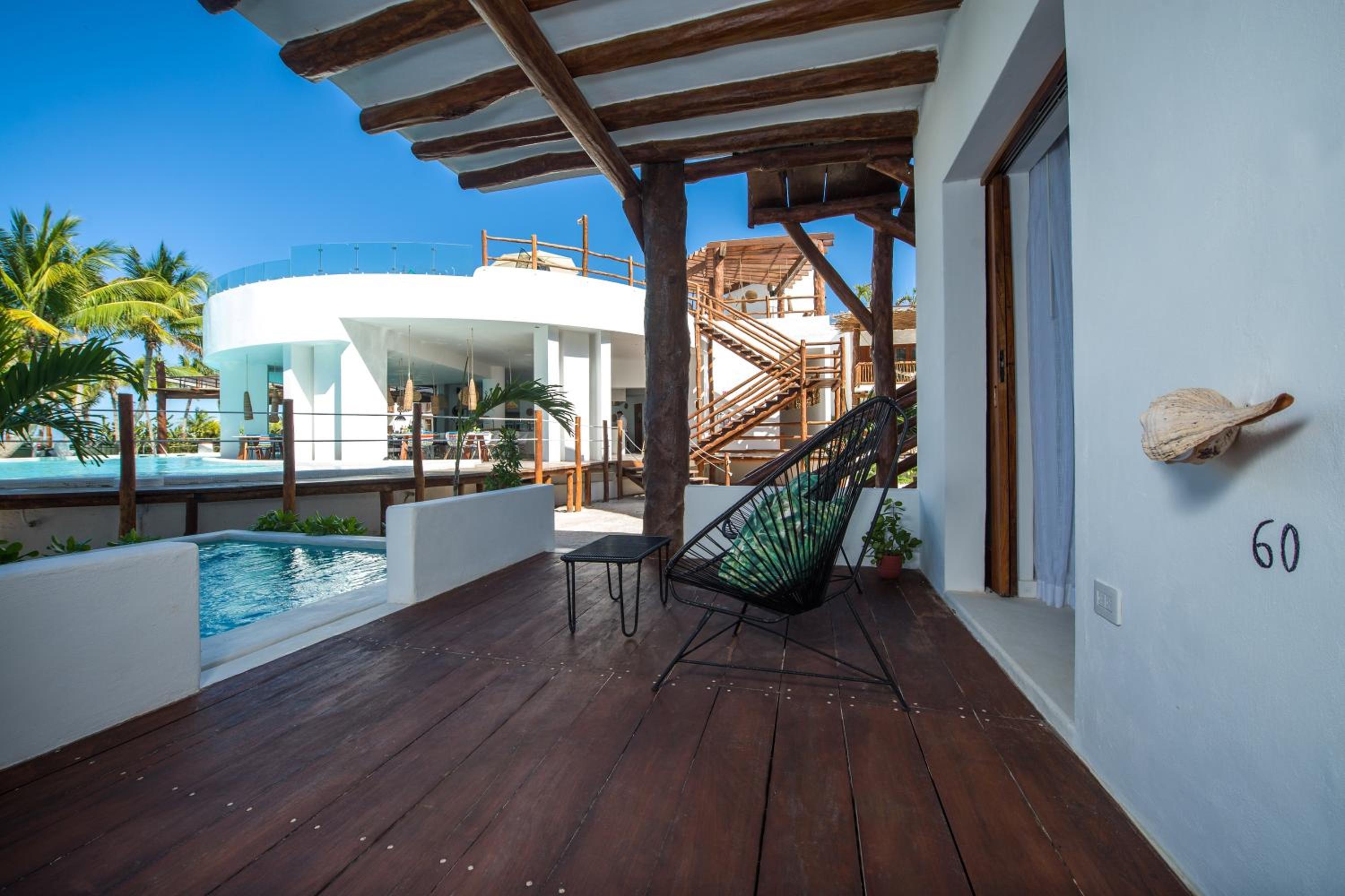 Junior Suite with Private Pool photo 3