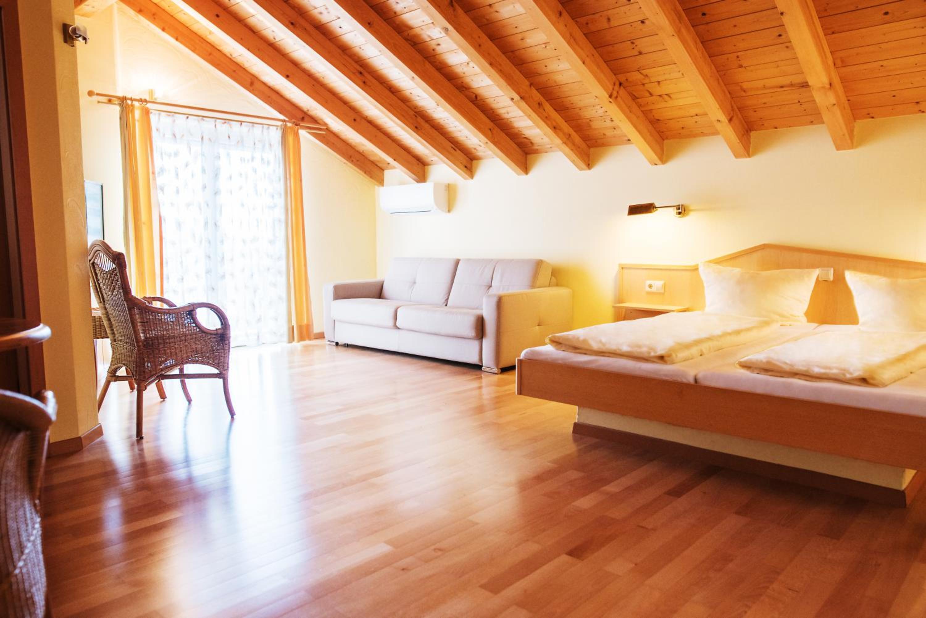 Standard Double Room - Photo 3