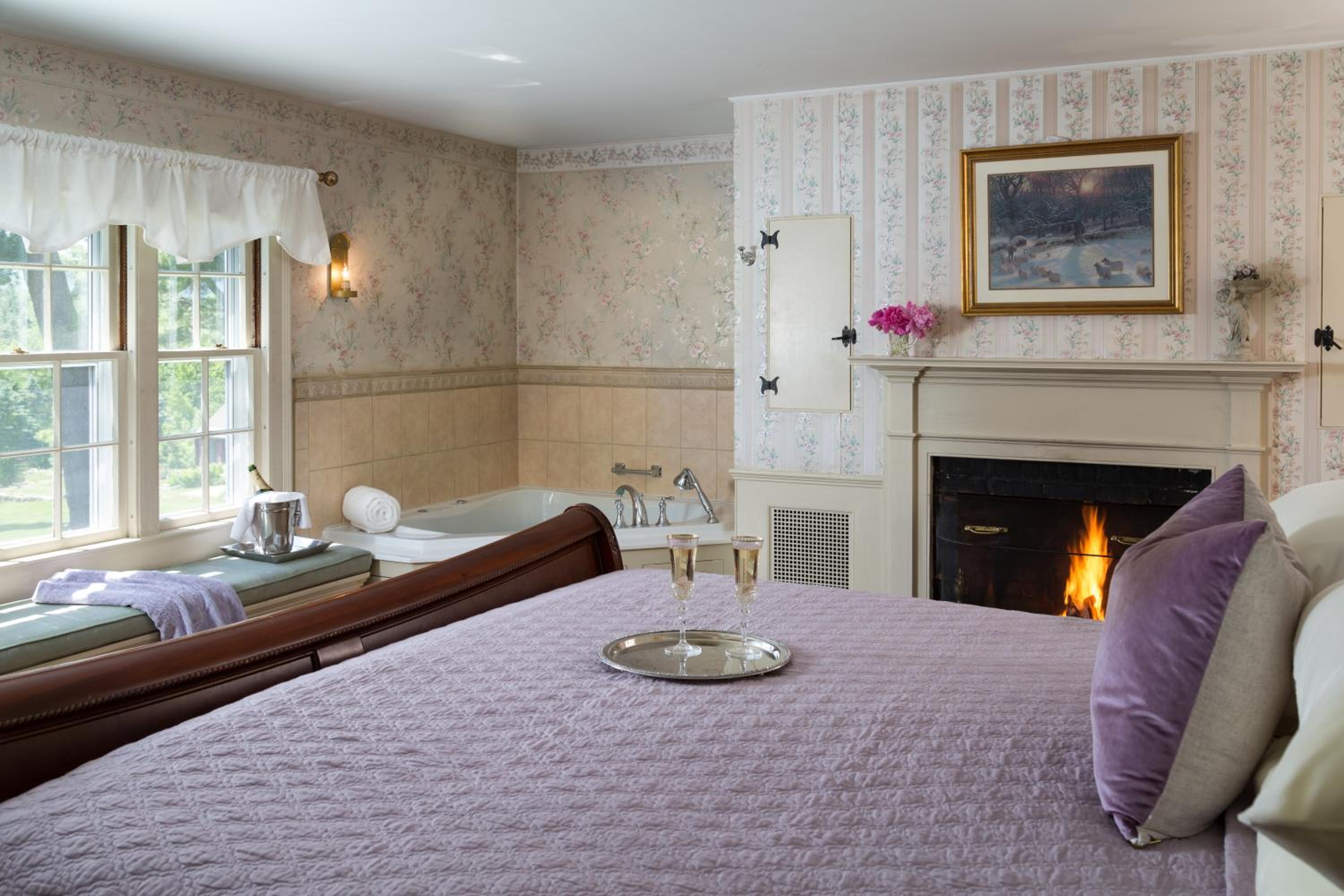 King Suite with Fireplace - Roosevelt photo 3