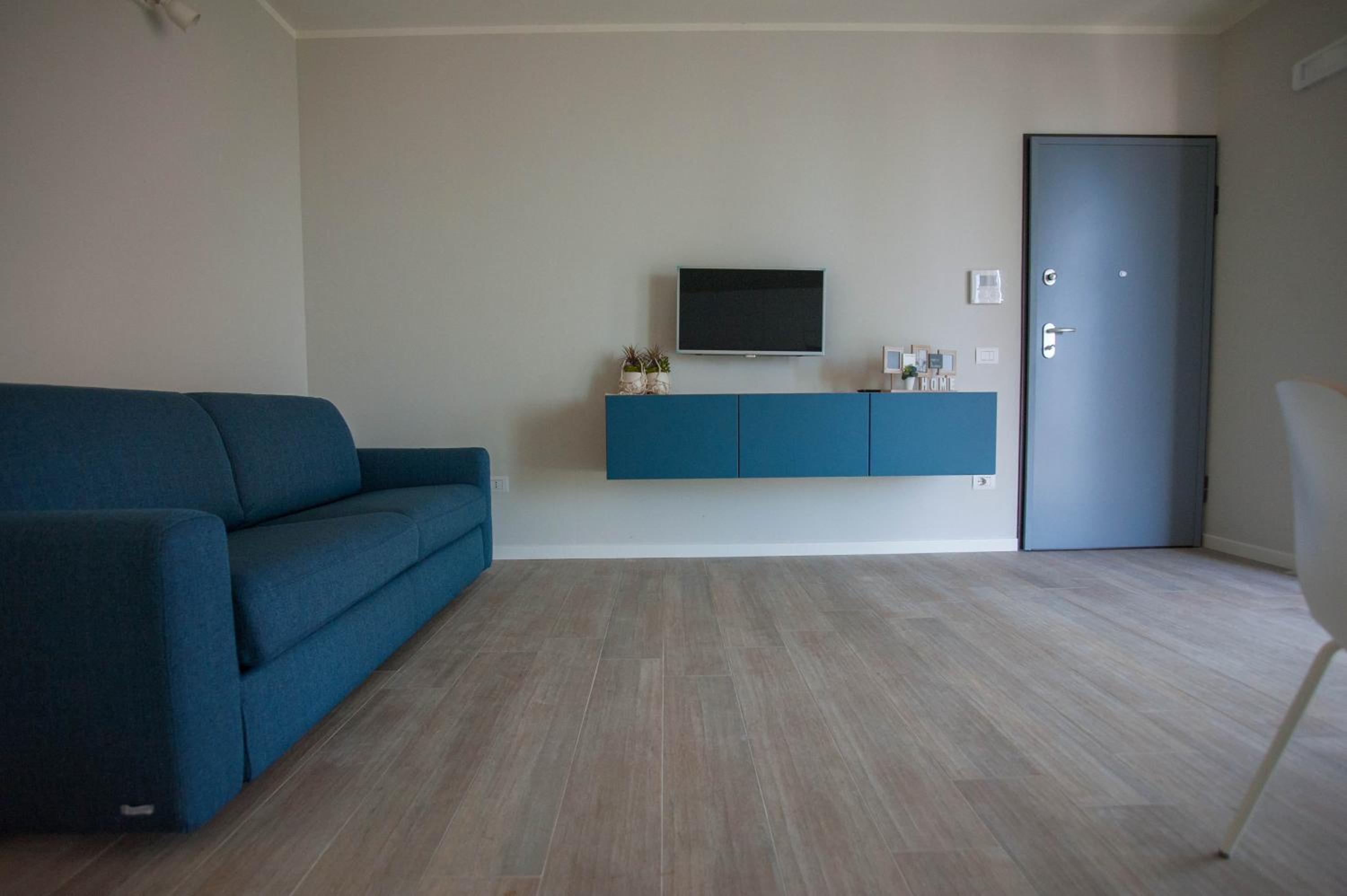 Apartment with Lake View