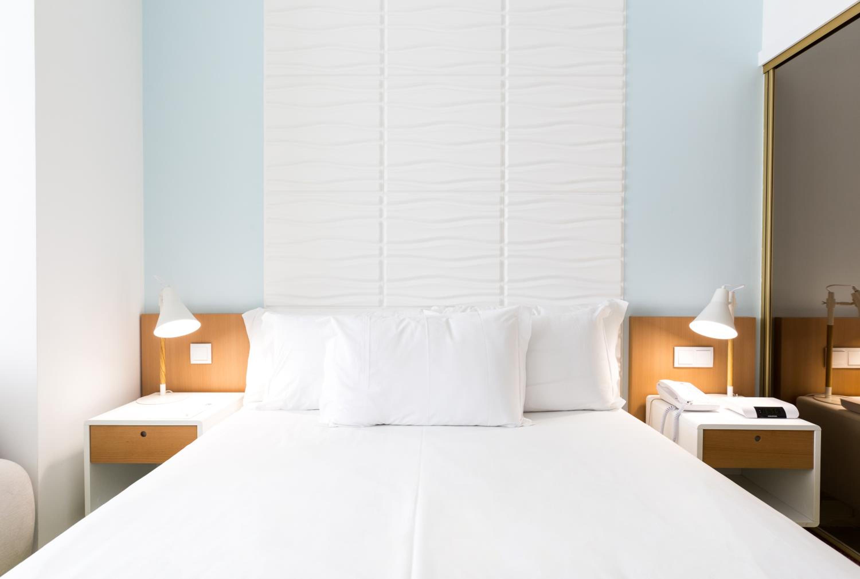 Double or Twin Room - Photo 2