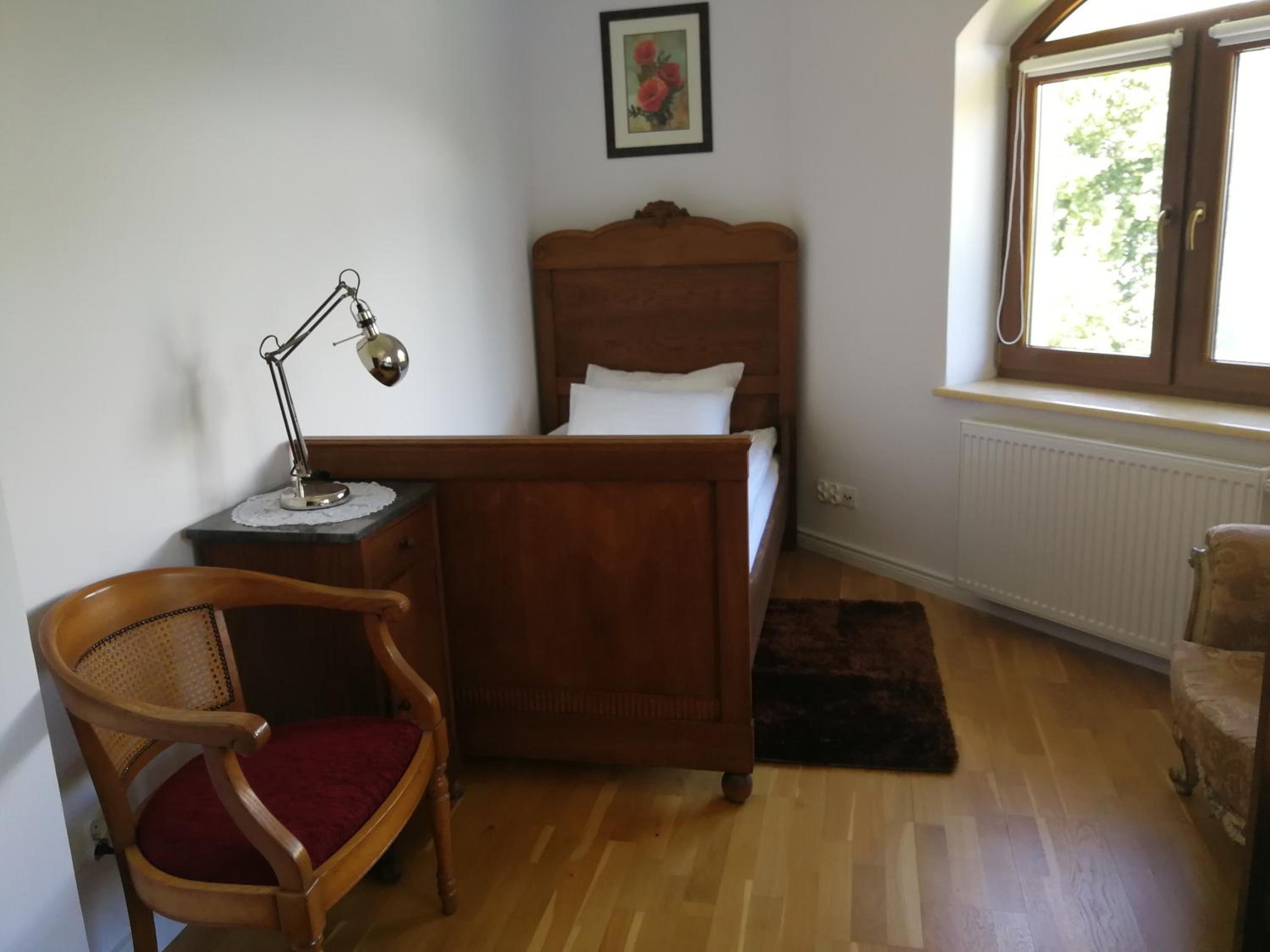 Family Room - Photo 5