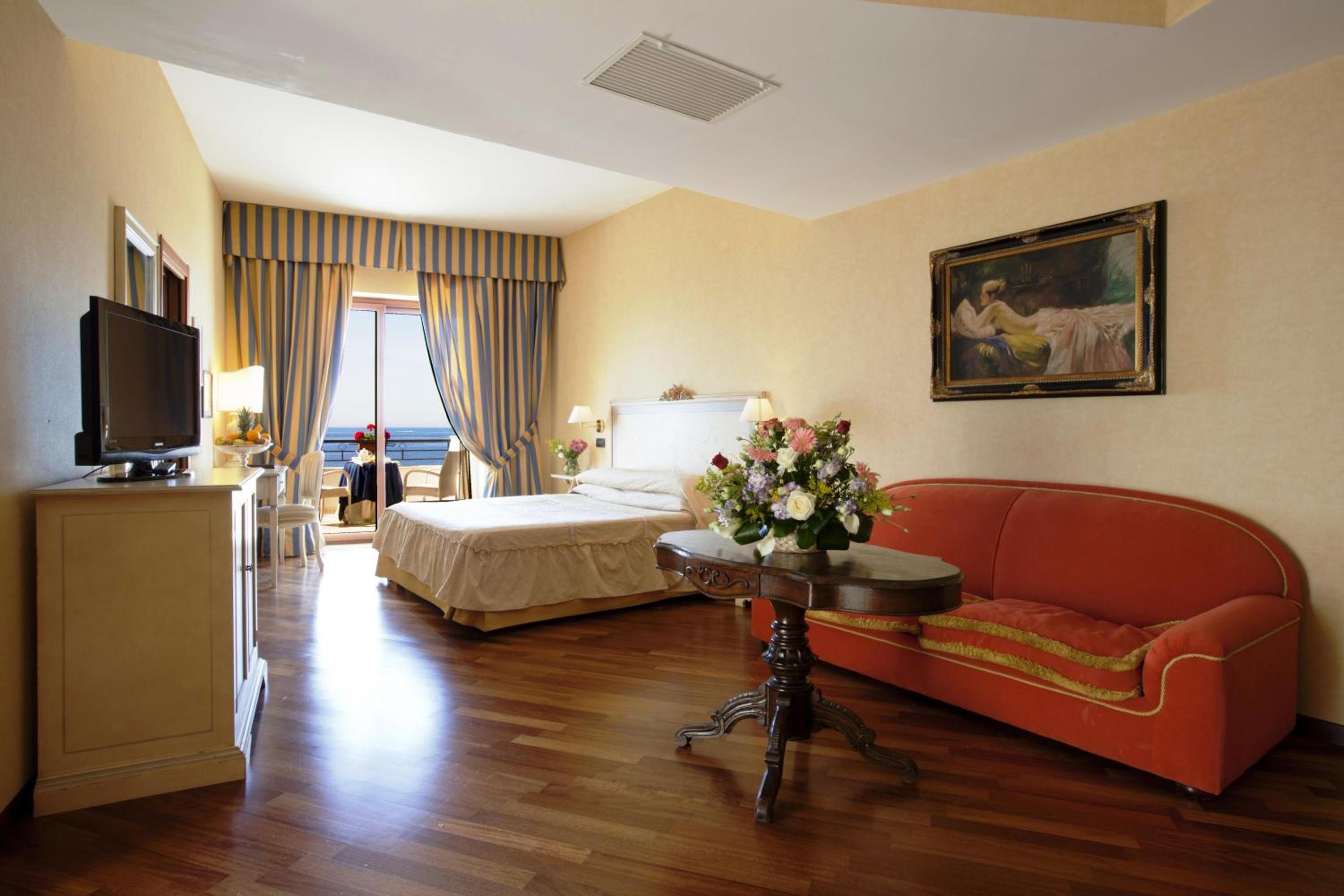 Junior Suite with Sea View - Photo 6