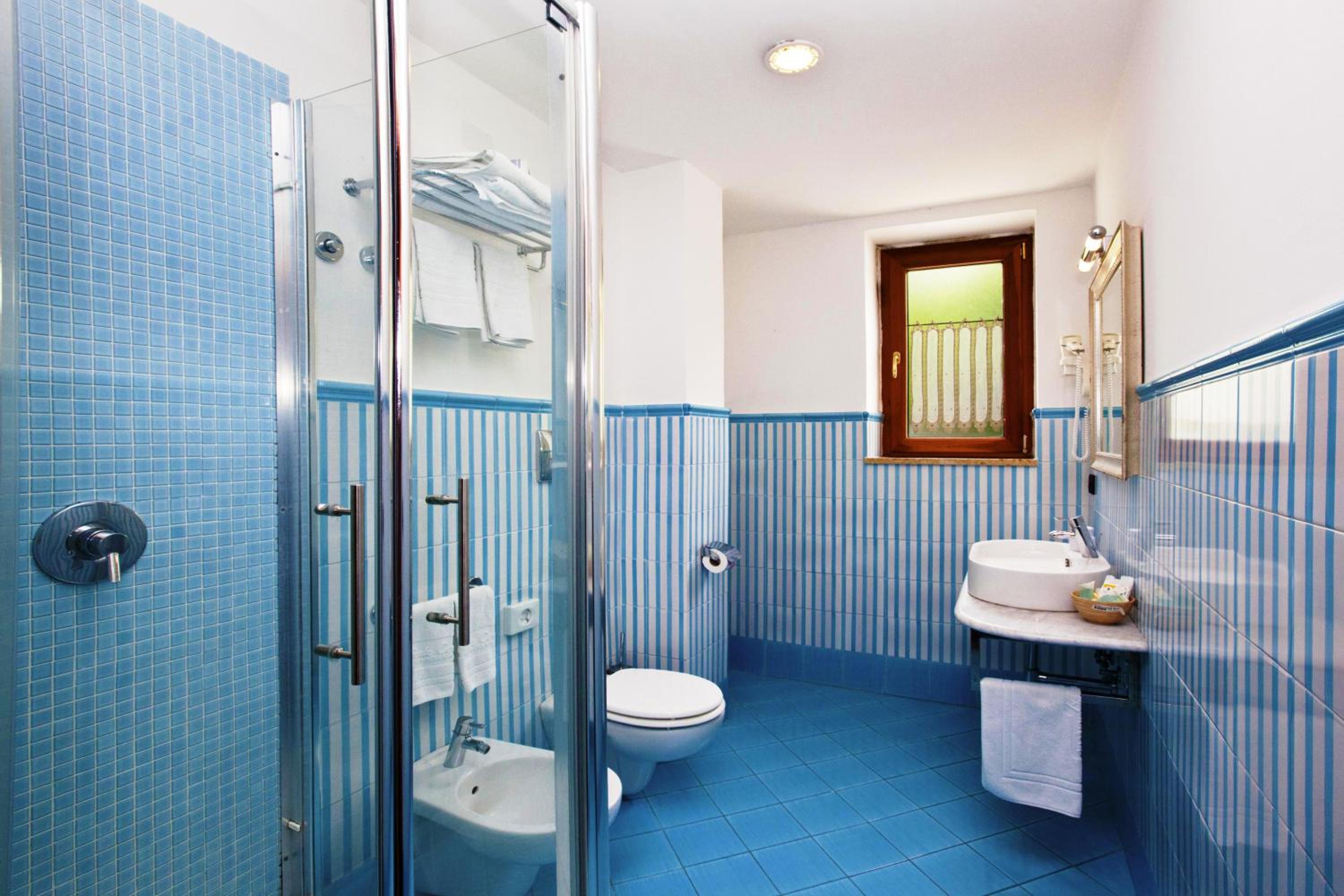 Double or Twin Room - Photo 3