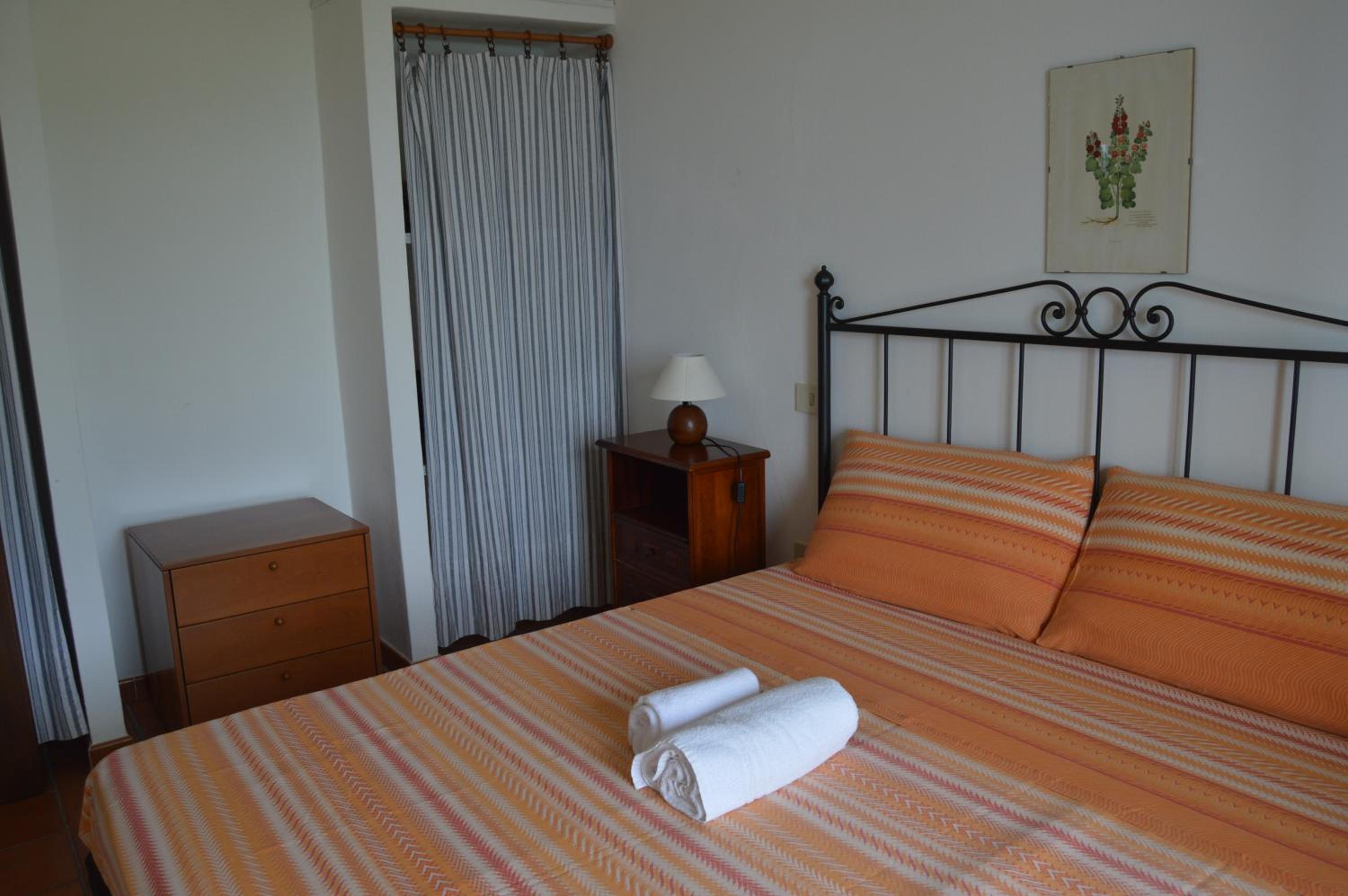 Apartment with Balcony photo 3