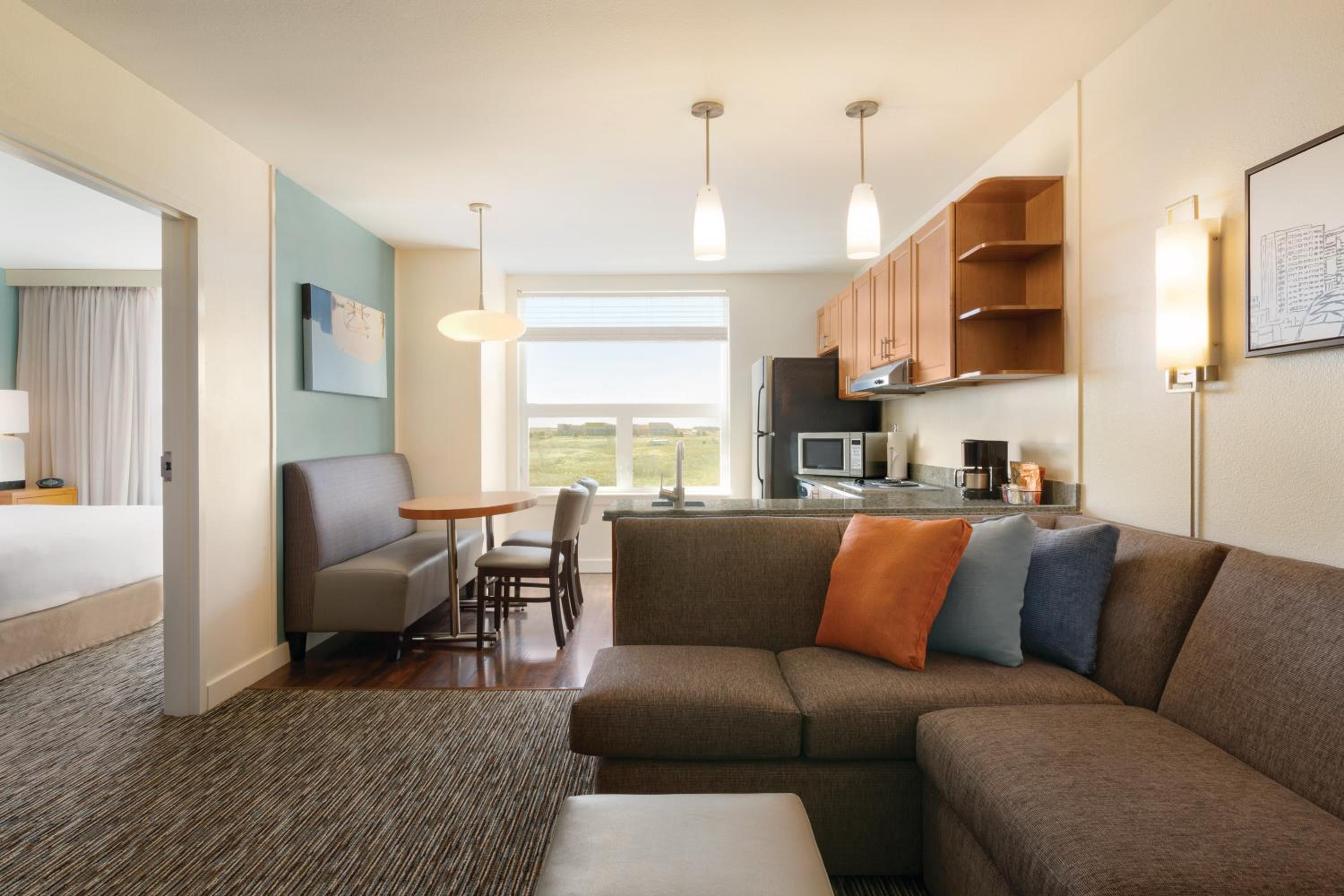 One-Bedroom King Suite - Photo 5