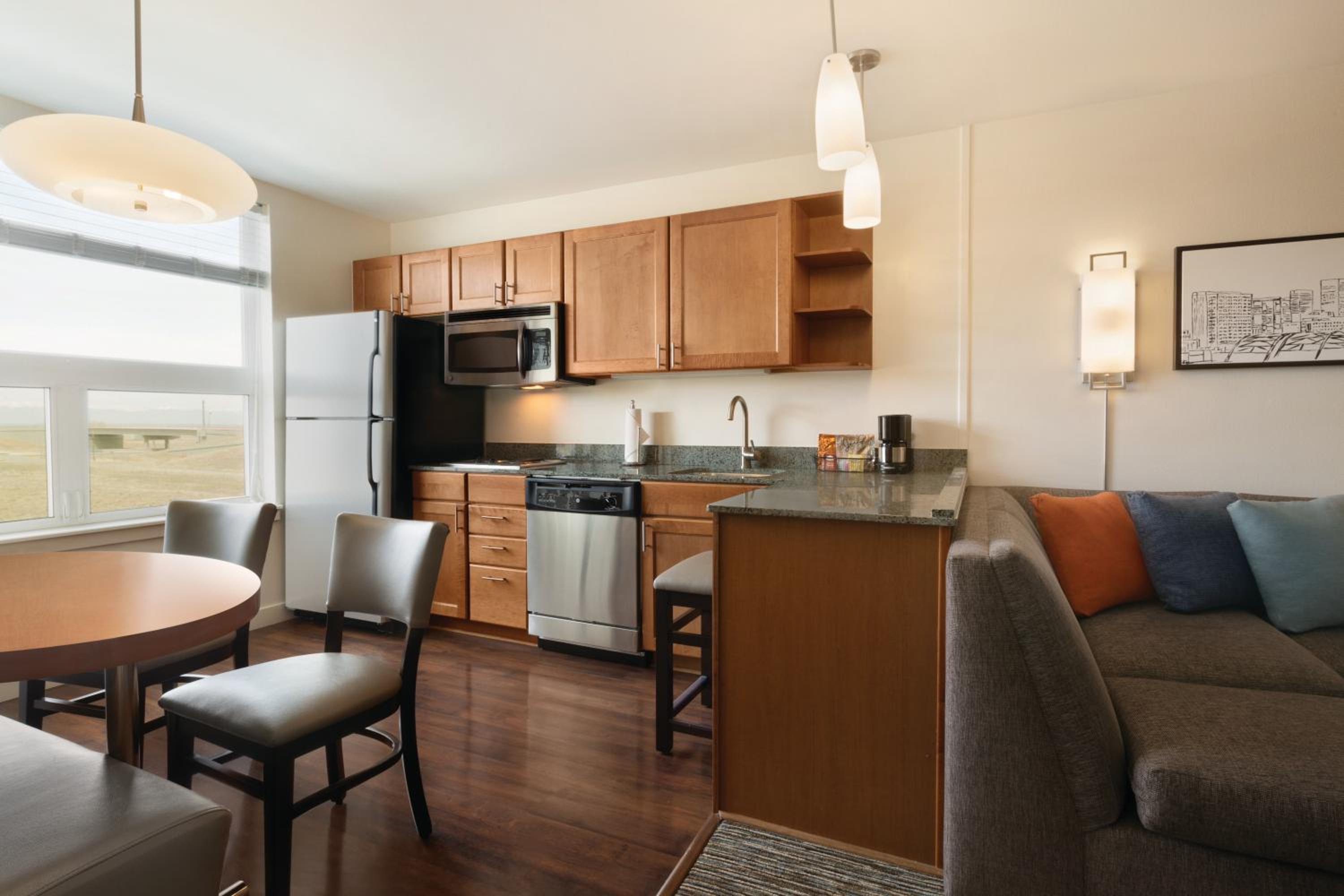 One-Bedroom King Suite - Photo 2