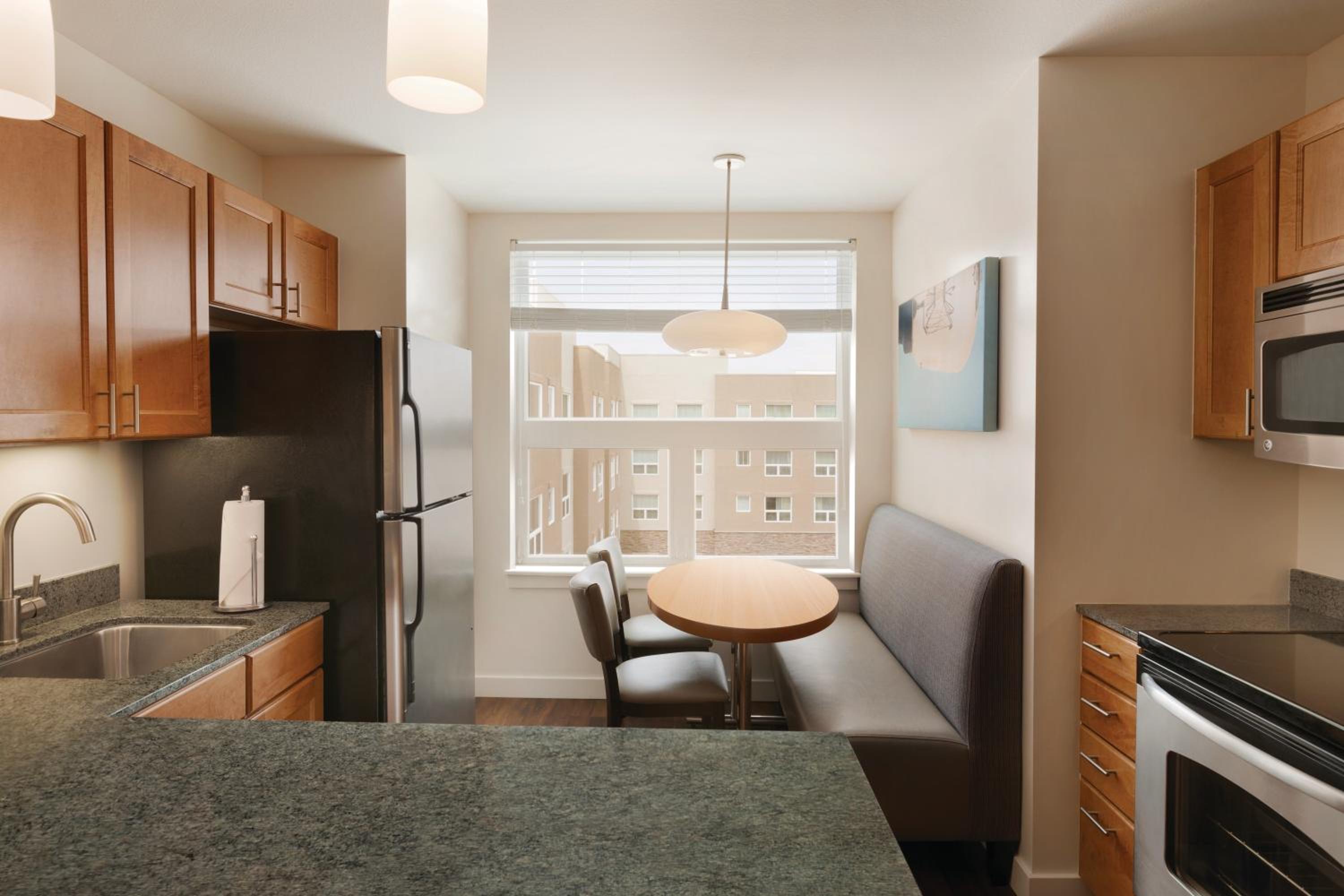 Two-Bedroom Suite - Photo 3